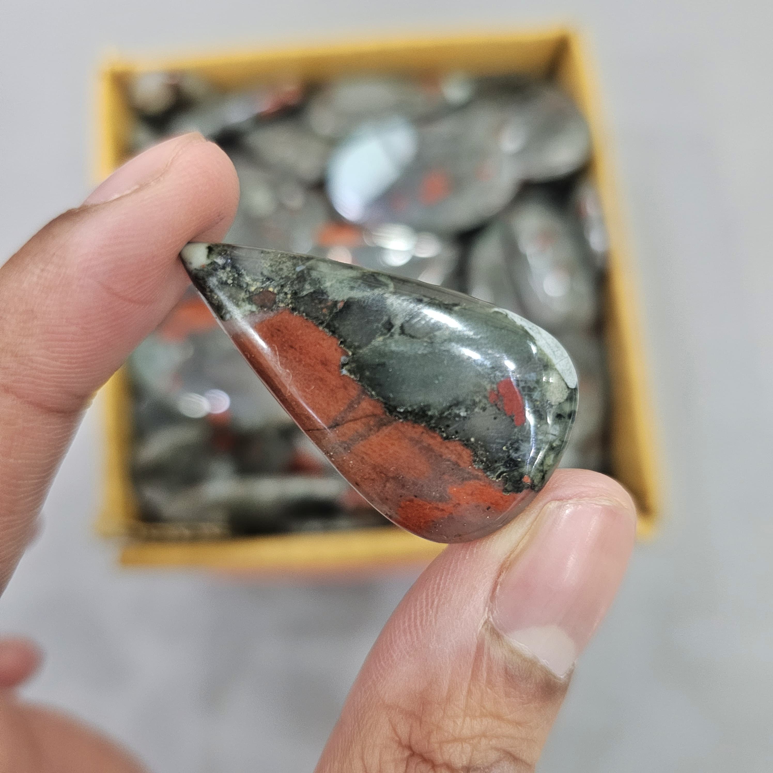 500 Grams/1KG African Bloodstone Cabochon | 1" to 2" Inches | 80-110Pcs - The LabradoriteKing