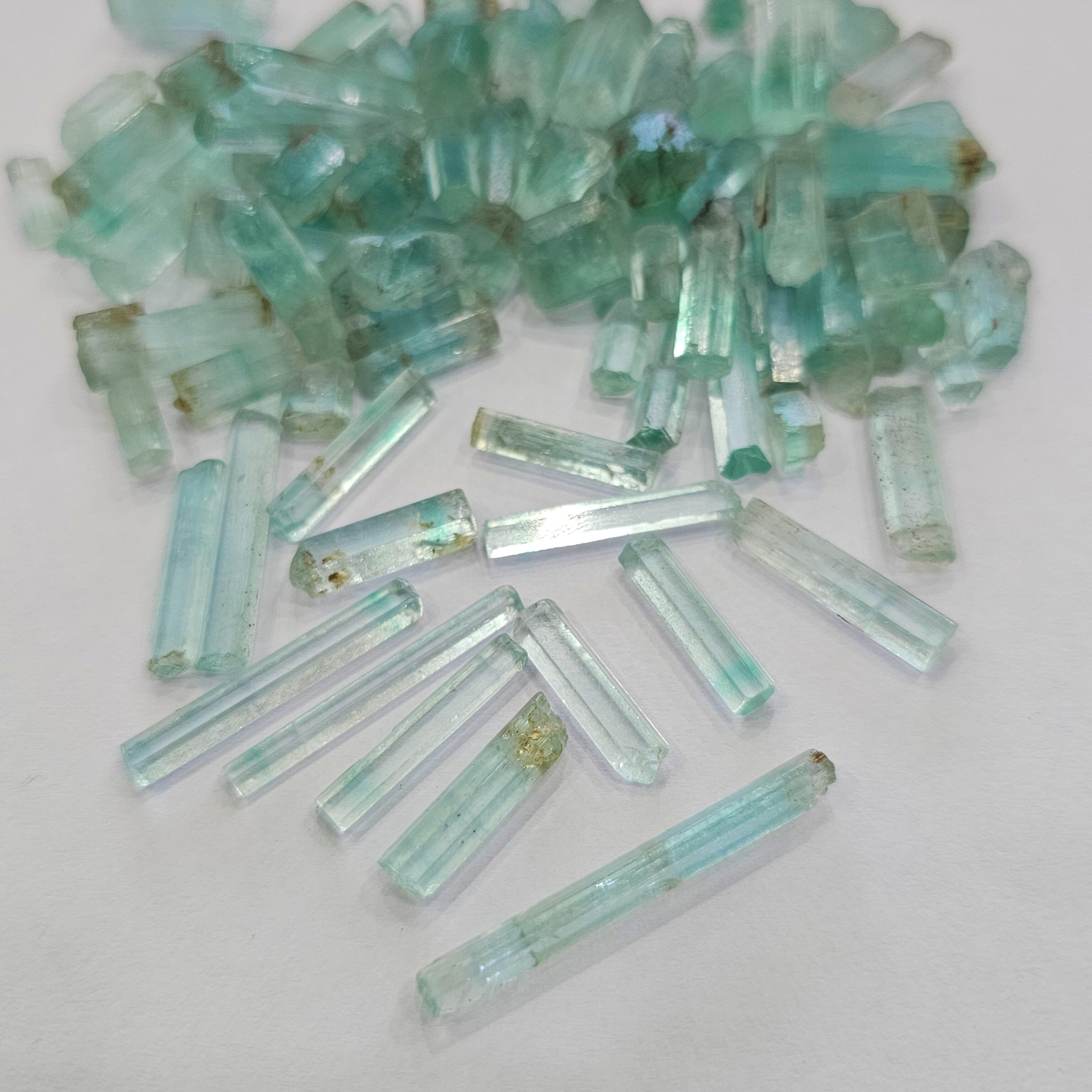 10 Pcs of Natural Emerald Nigeria|10-22mm long - The LabradoriteKing
