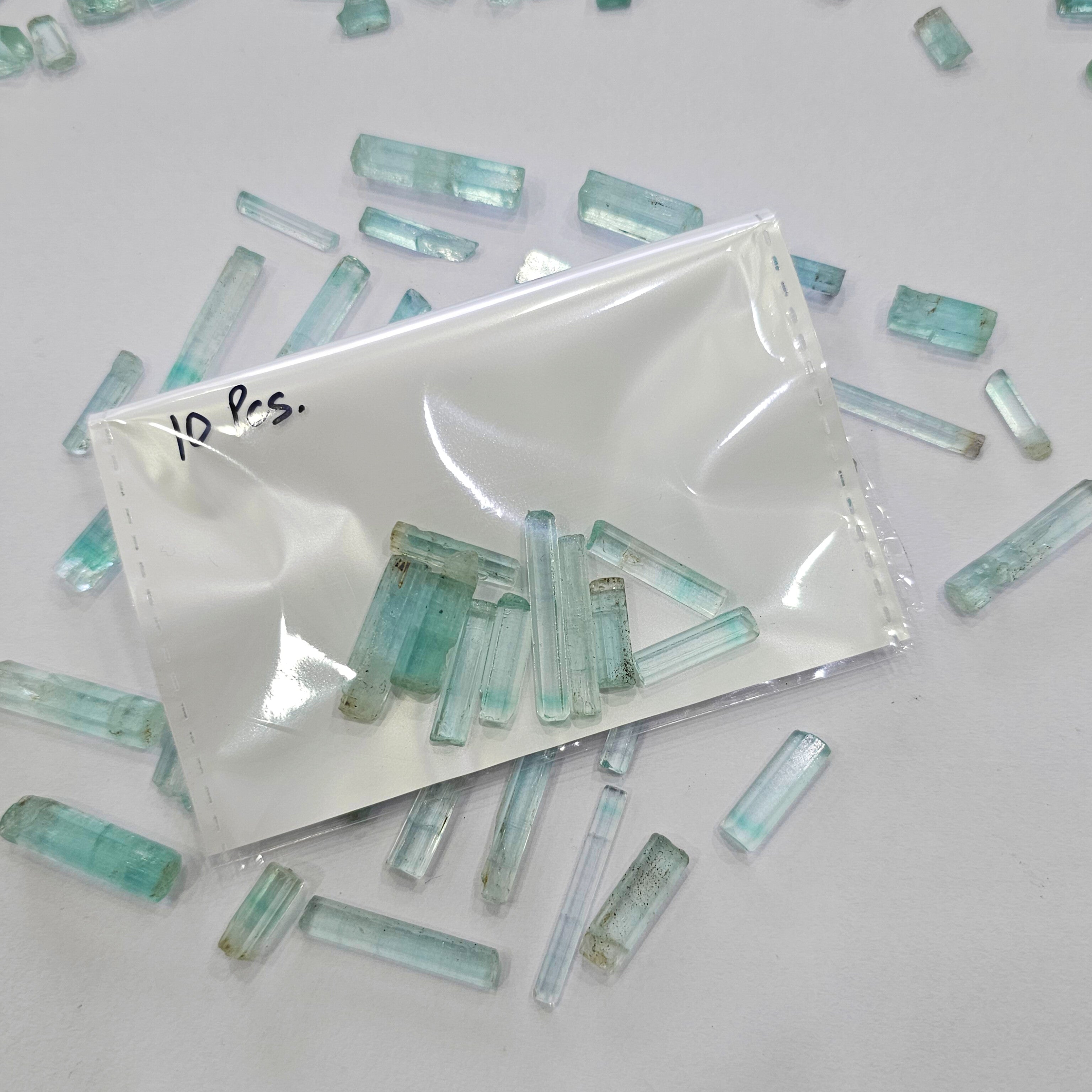 10 Pcs of Natural Emerald Nigeria|10-22mm long - The LabradoriteKing