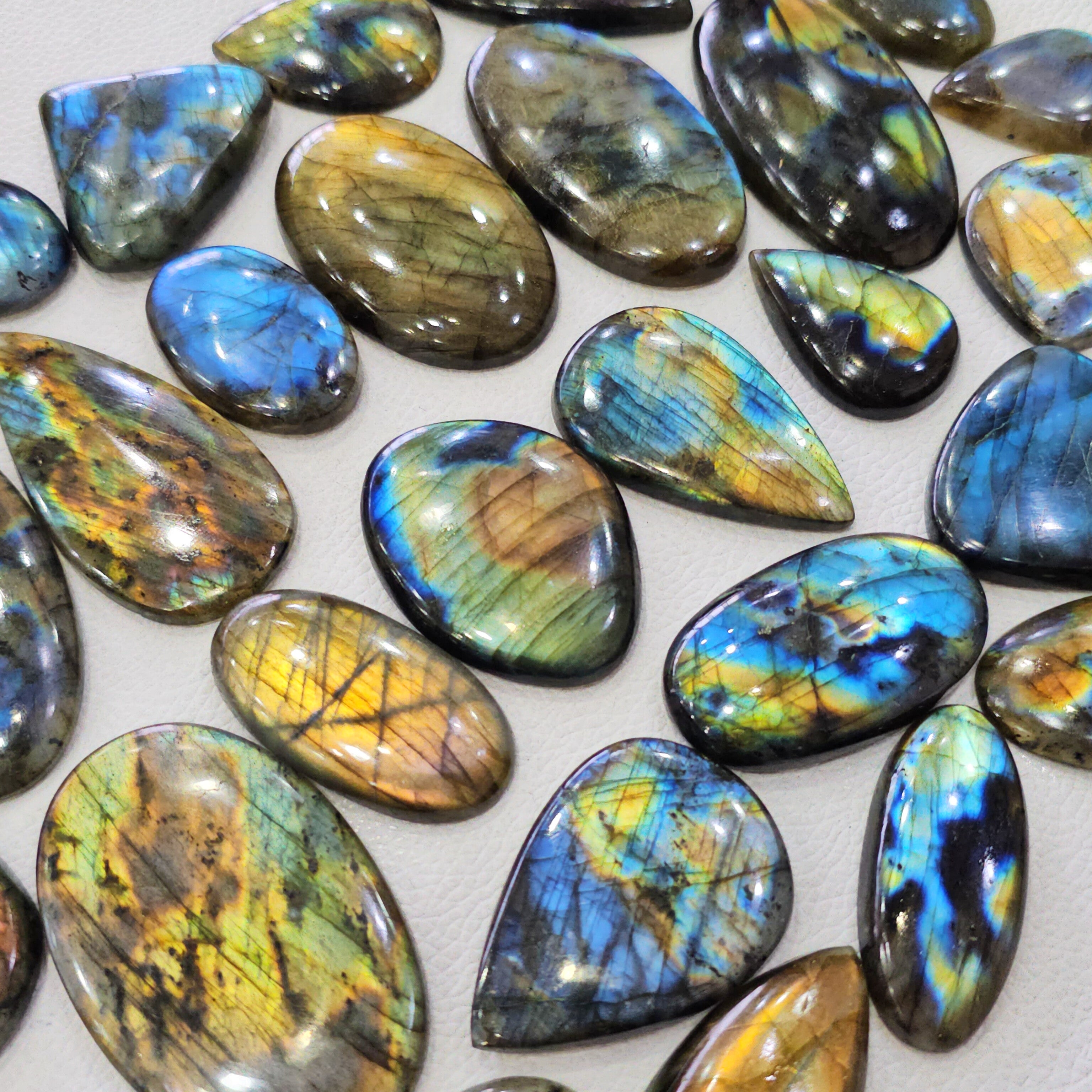 Wholesale🔥 Labradorite Cabochons V4.0 | Flashy High quality slabs 1-3"Inches | 80-100 pcs