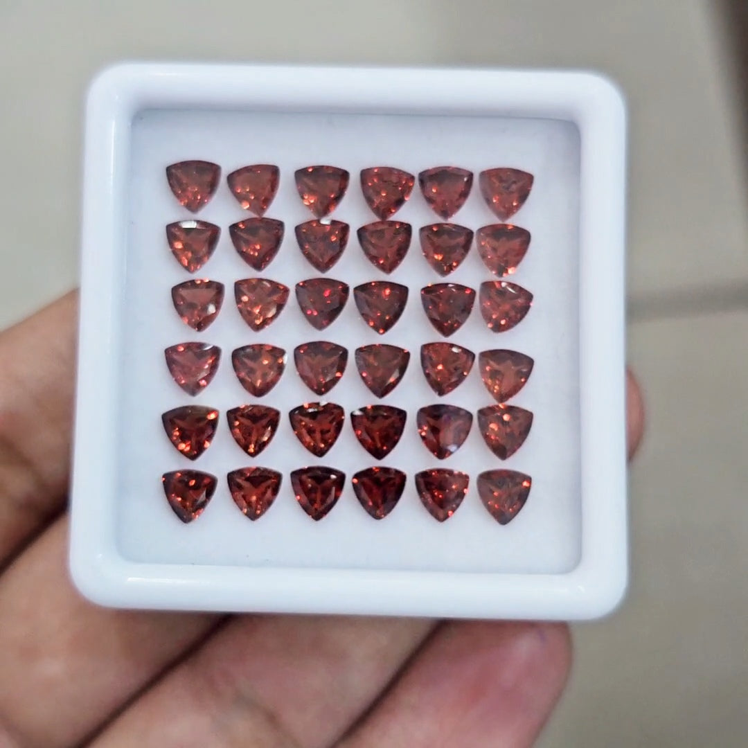 36pcs Natural Mozambique Cherry Garnet Faceted | Trillion | Size: 5mm - The LabradoriteKing