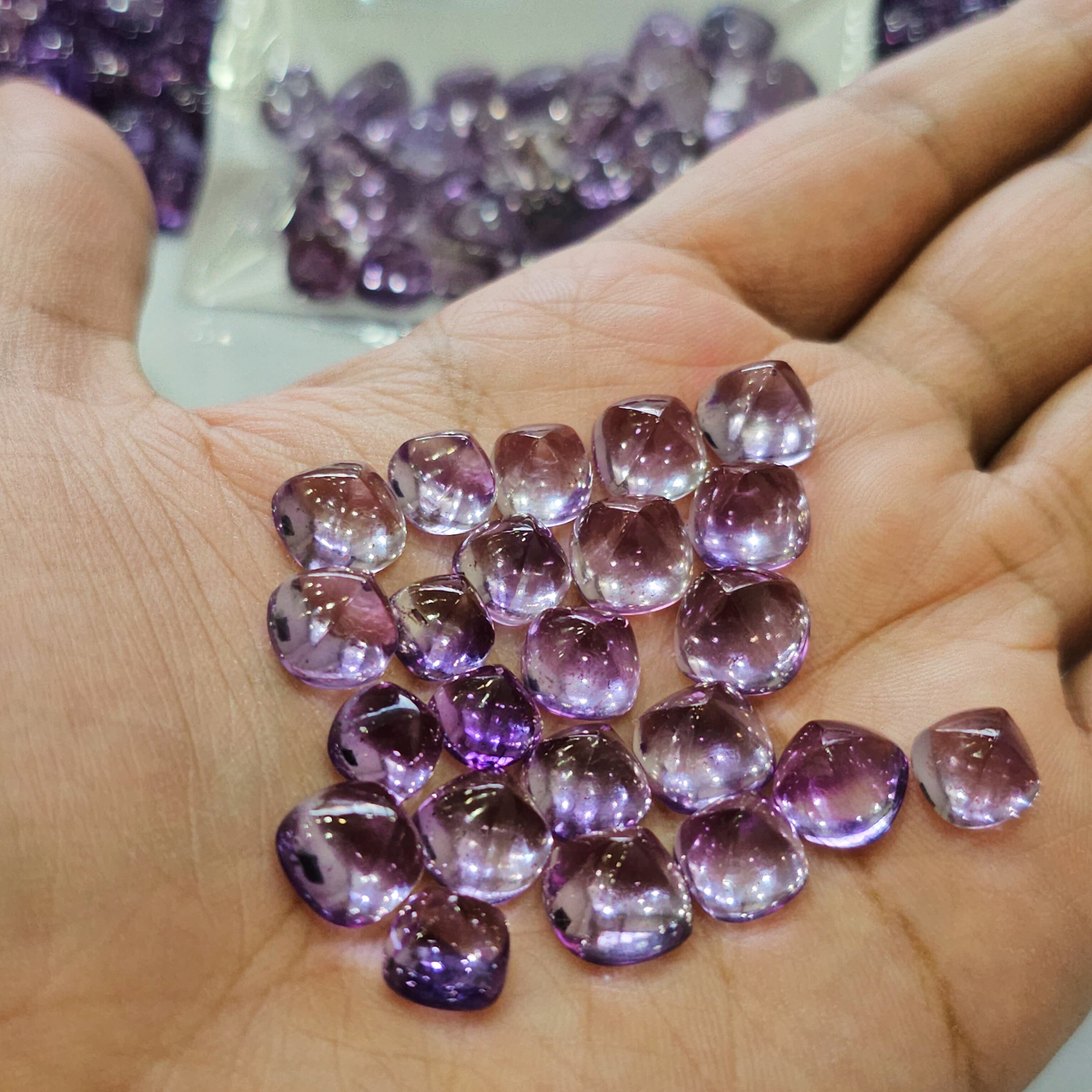100 Carats Lavender Amethyst Sugarloaf | Pcs | size - The LabradoriteKing