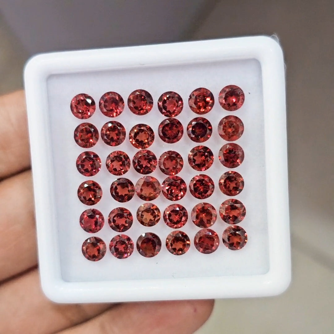 36pcs Natural Mozambique Cherry Garnet Faceted | Round | Size: 5mm - The LabradoriteKing