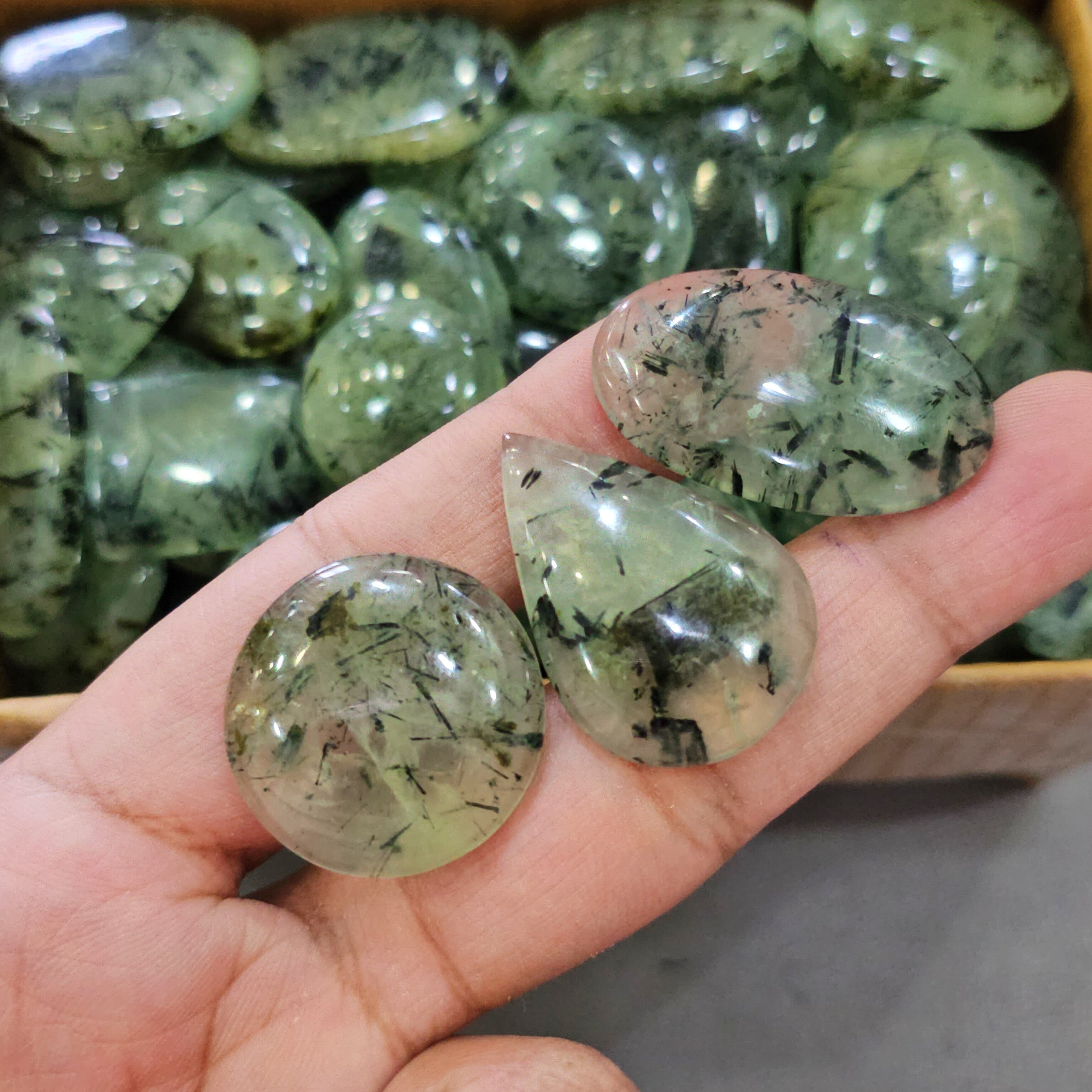 500Gram of Prehnite Cabochons | 50-60 Pcs |25-40mm - The LabradoriteKing