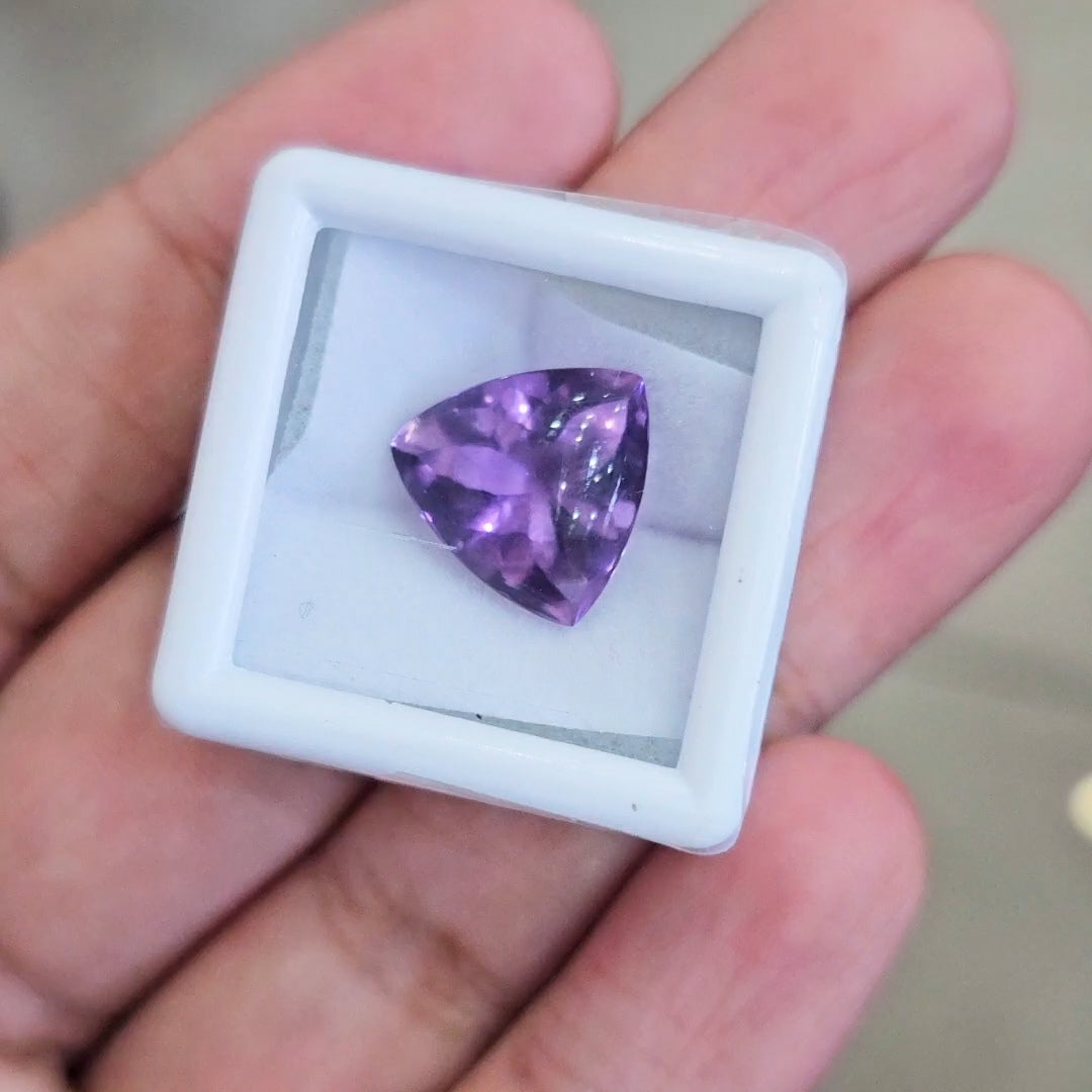 1 Pcs of Natural Amethyst Buff Top | Trillion | Size: 13mm