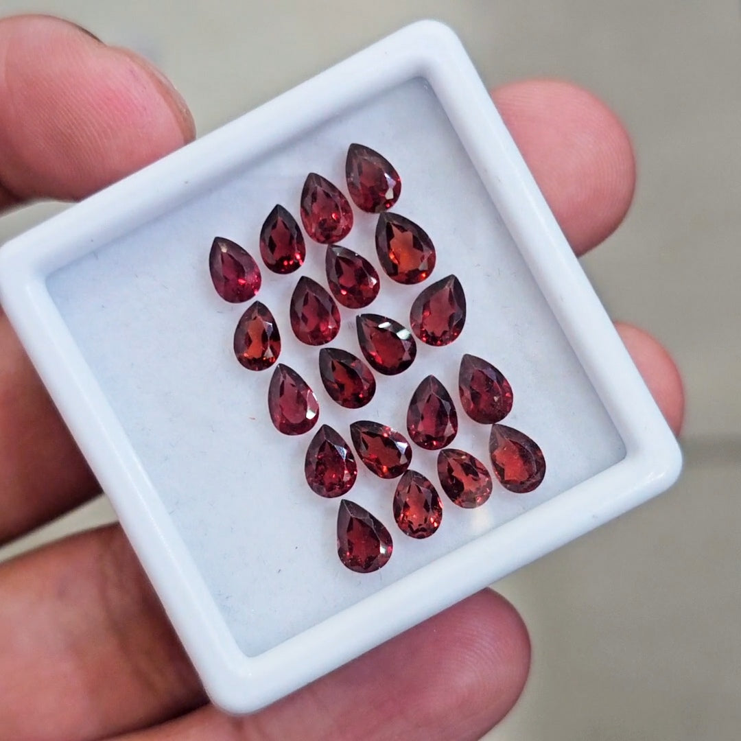20 pcs Natural Mozambique Garnet Faceted | Pear | Size: 6x4mm