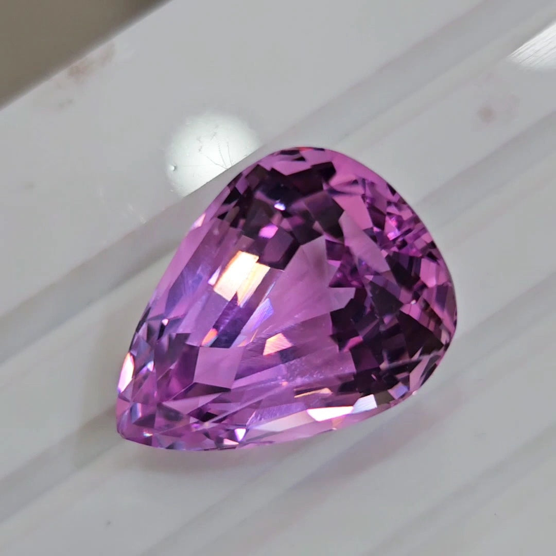 38.8Cts Natural Kunzite Faceted Clean| With Certificate| 25x18mm | Pear |Clean - The LabradoriteKing