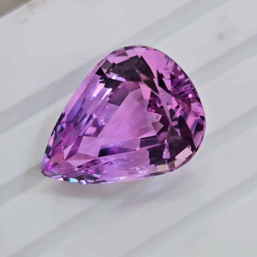 41.5Cts Natural Kunzite Faceted Clean| With Certificate| 26x19mm | Pear |Clean - The LabradoriteKing