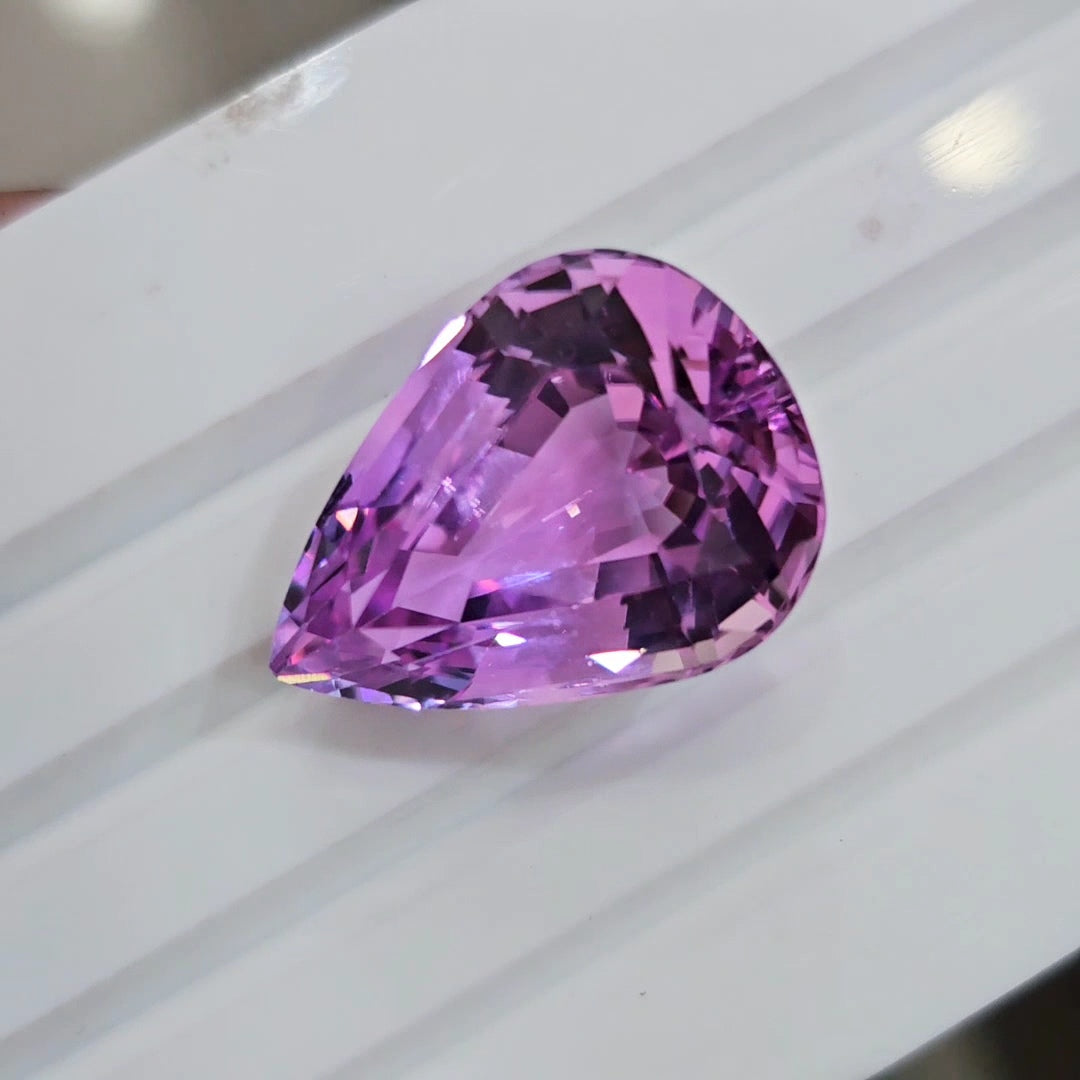 41.5Cts Natural Kunzite Faceted Clean| With Certificate| 26x19mm | Pear |Clean - The LabradoriteKing