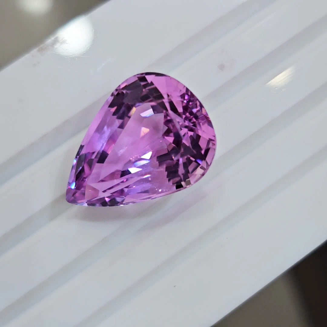 41.5Cts Natural Kunzite Faceted Clean| With Certificate| 26x19mm | Pear |Clean - The LabradoriteKing