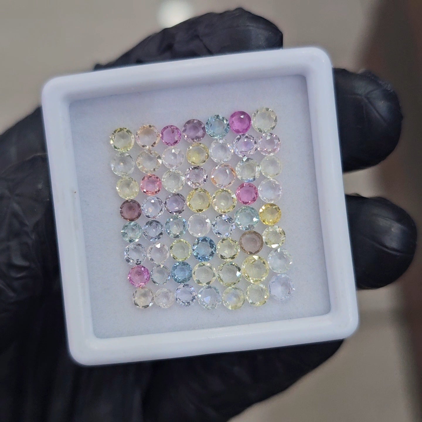 56Pcs of Natural Unheated Sapphire Faceted | Round | Size: 3-4mm - The LabradoriteKing