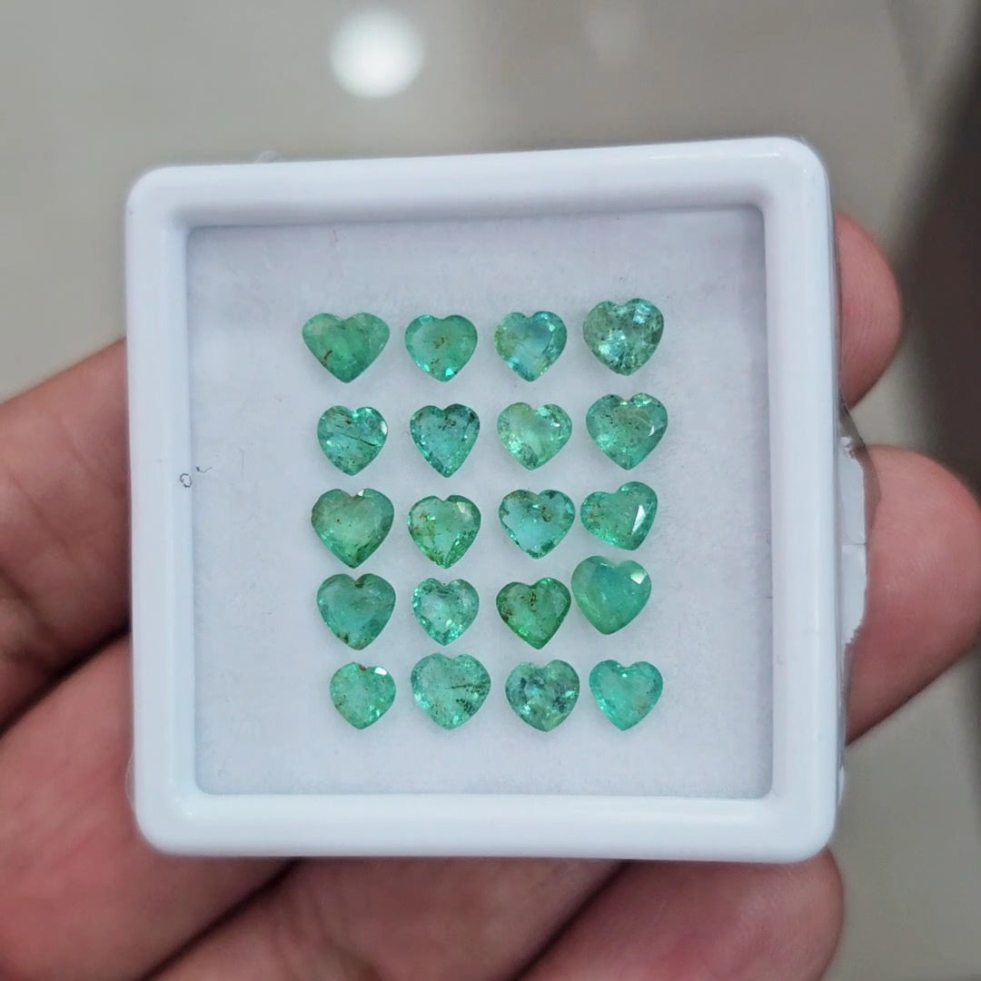 20pcs Of Natural Emerald Faceted | Sizes:4-5mm| Heart - The LabradoriteKing