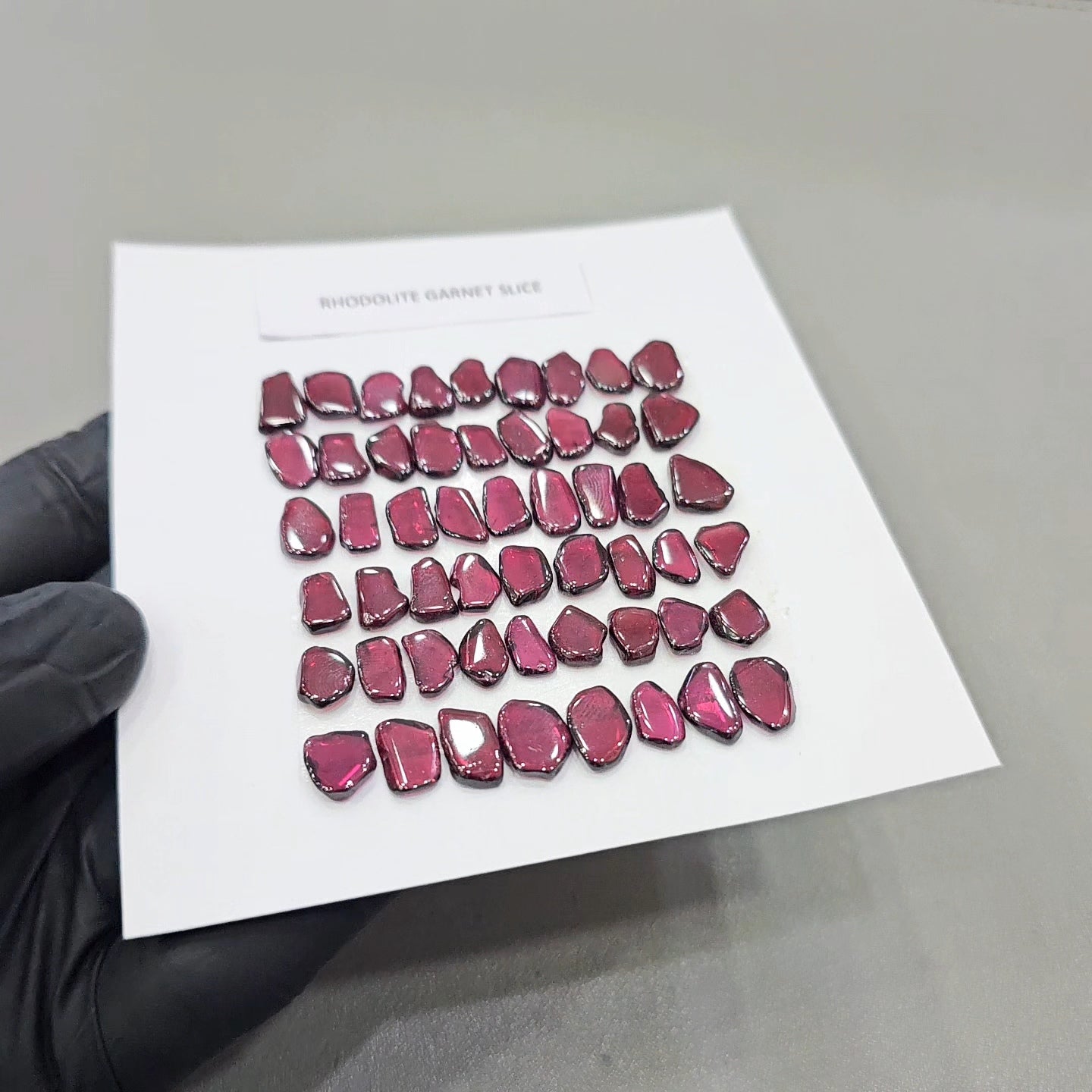 1 Card Of Natural Rhodolite Garnet Slice| Size: 9-15mm - The LabradoriteKing