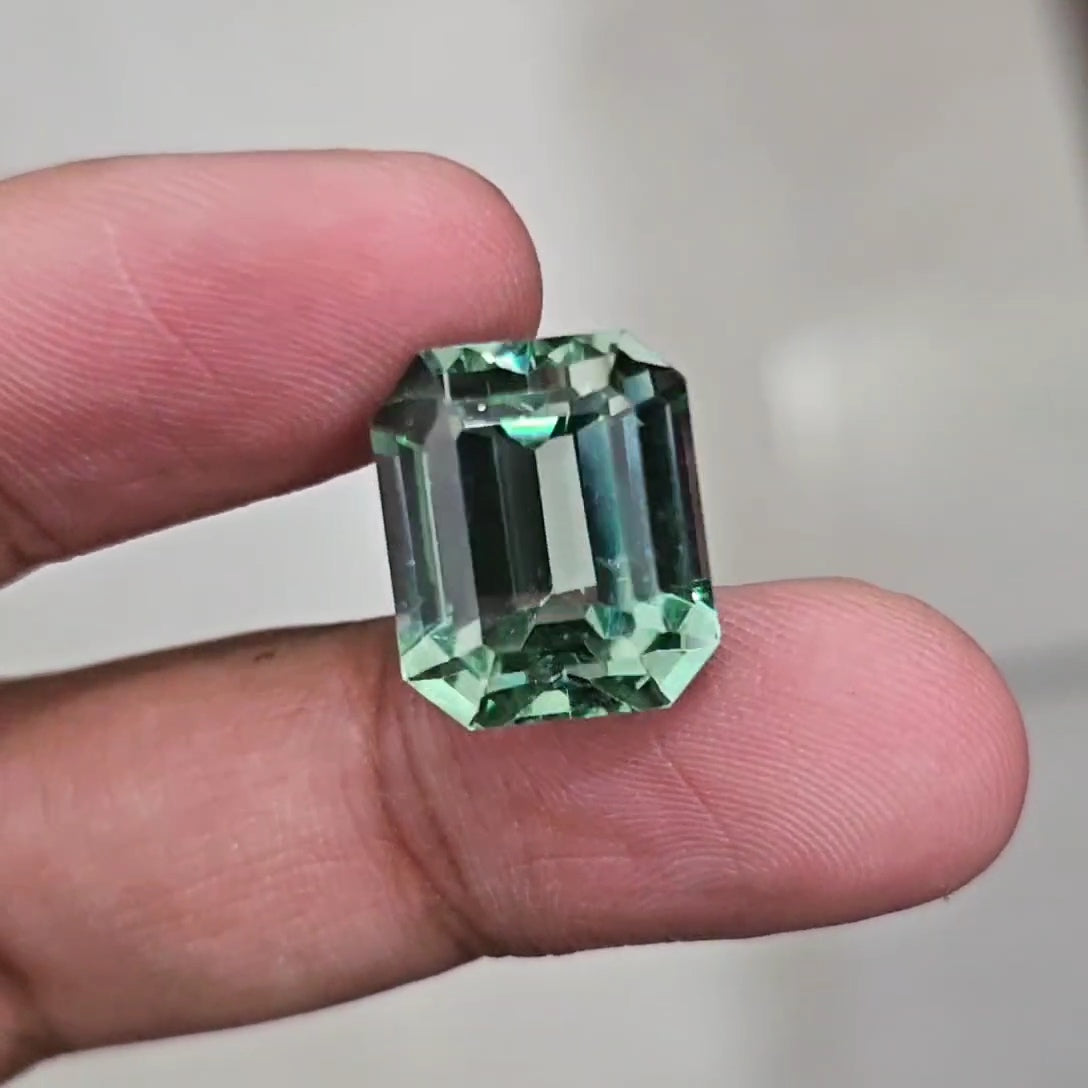 Natural Green Kunzite |  Size: 16x13mm | 23.8 Cts - The LabradoriteKing