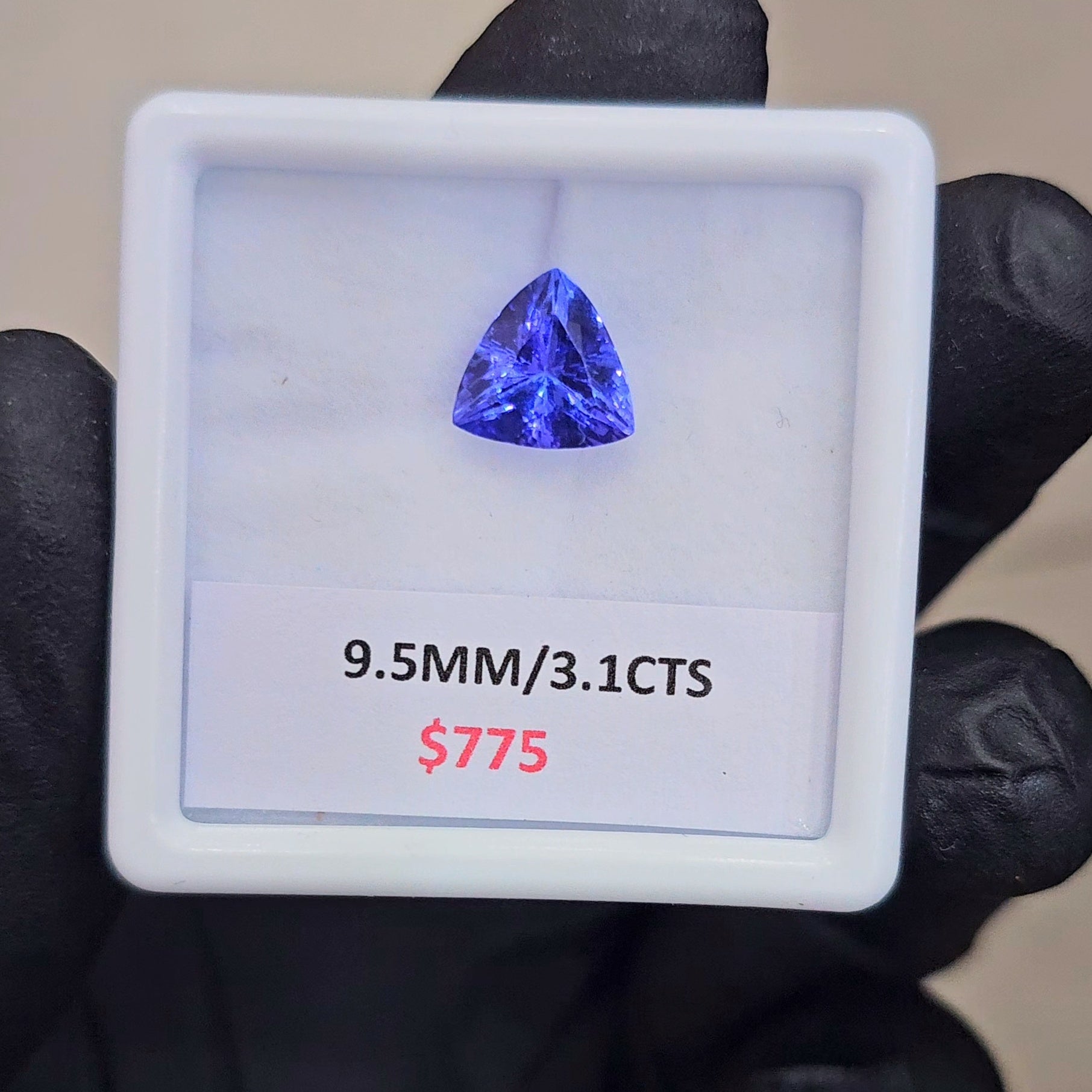 3.1Cts Certified Natural Tanzanite AAA+ Top Quality | Shape: Trillion| Size: 9.5mm - The LabradoriteKing