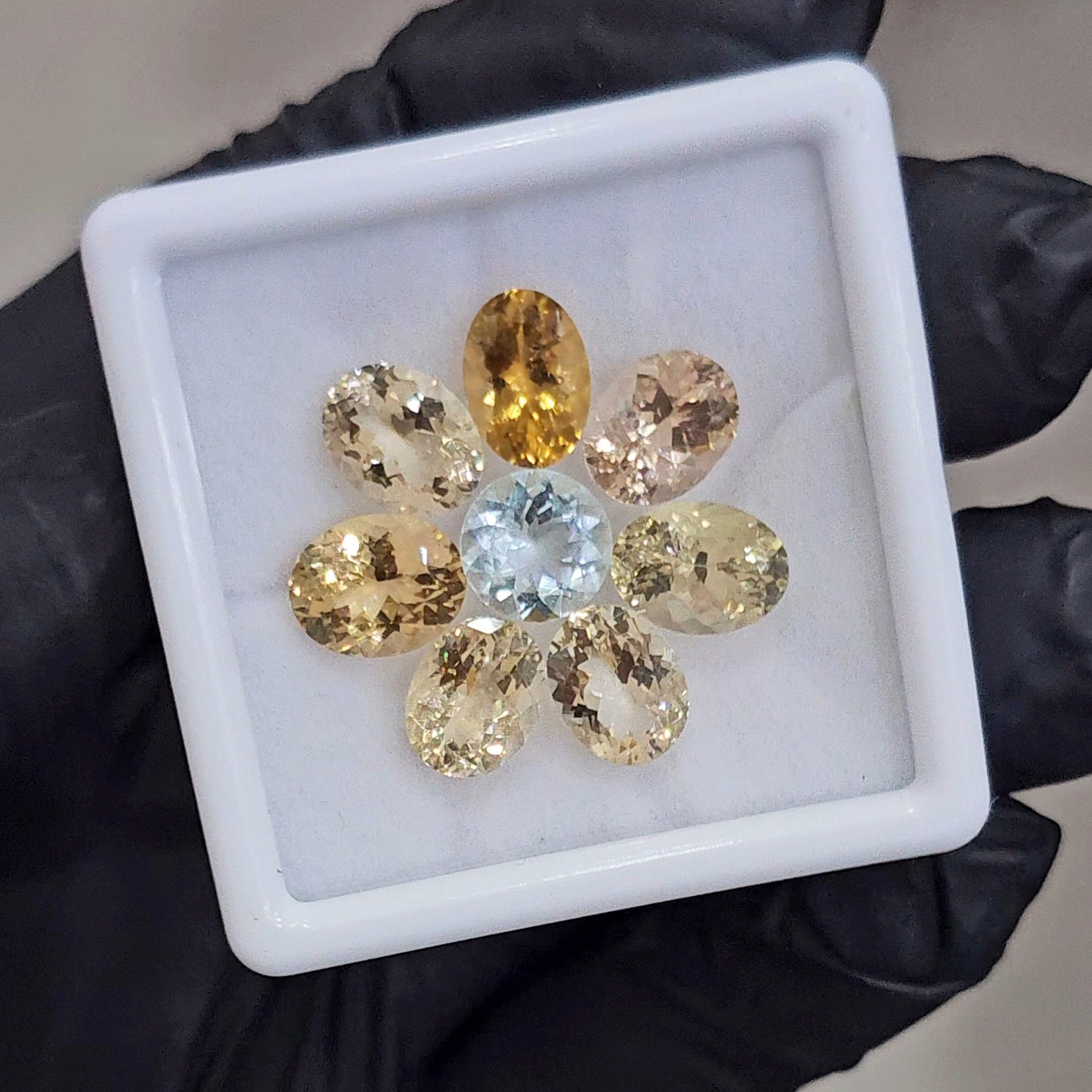 33 Pcs Natural Aquamarine , Green Beryl , Morganite , Heliodor Faceted unheated | Shape: Oval & Round | Size: 6-8mm - The LabradoriteKing