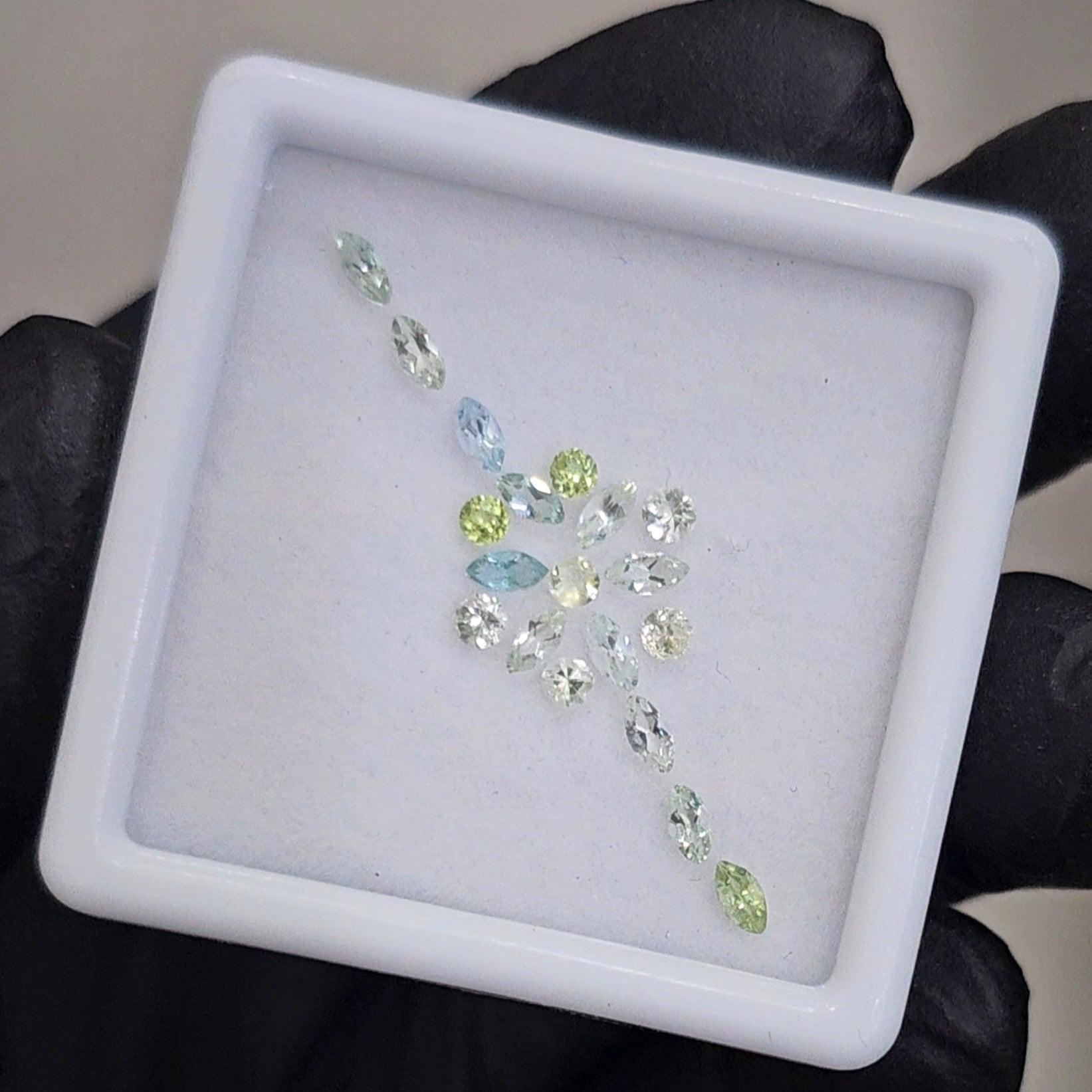 19 Pcs Natural Aquamarine Green Beryl and heliodor Faceted unheated | Shape: Marquise And Round | Size: 2-4mm - The LabradoriteKing