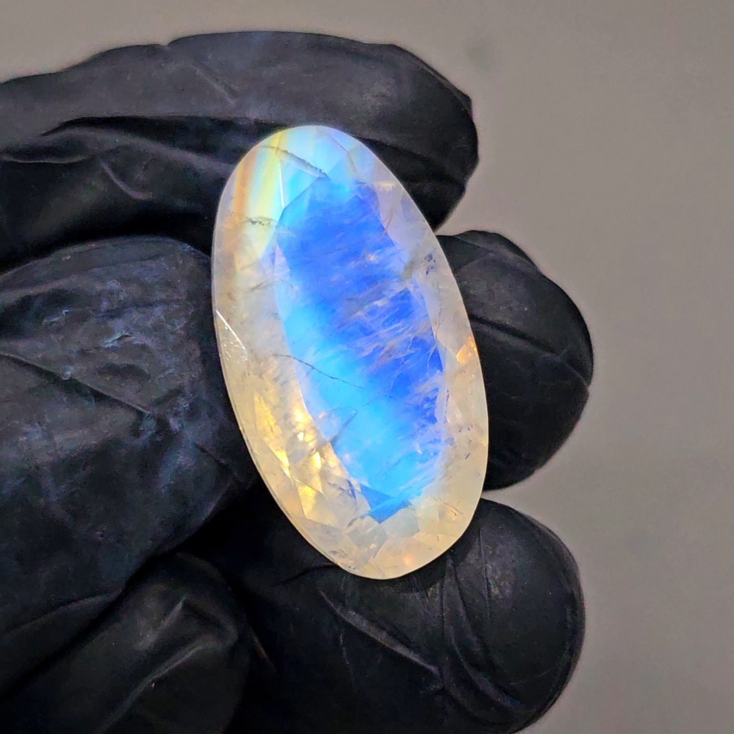 Natural Rainbow Moonstone from India Faceted | Oval | 21x22mm - The LabradoriteKing