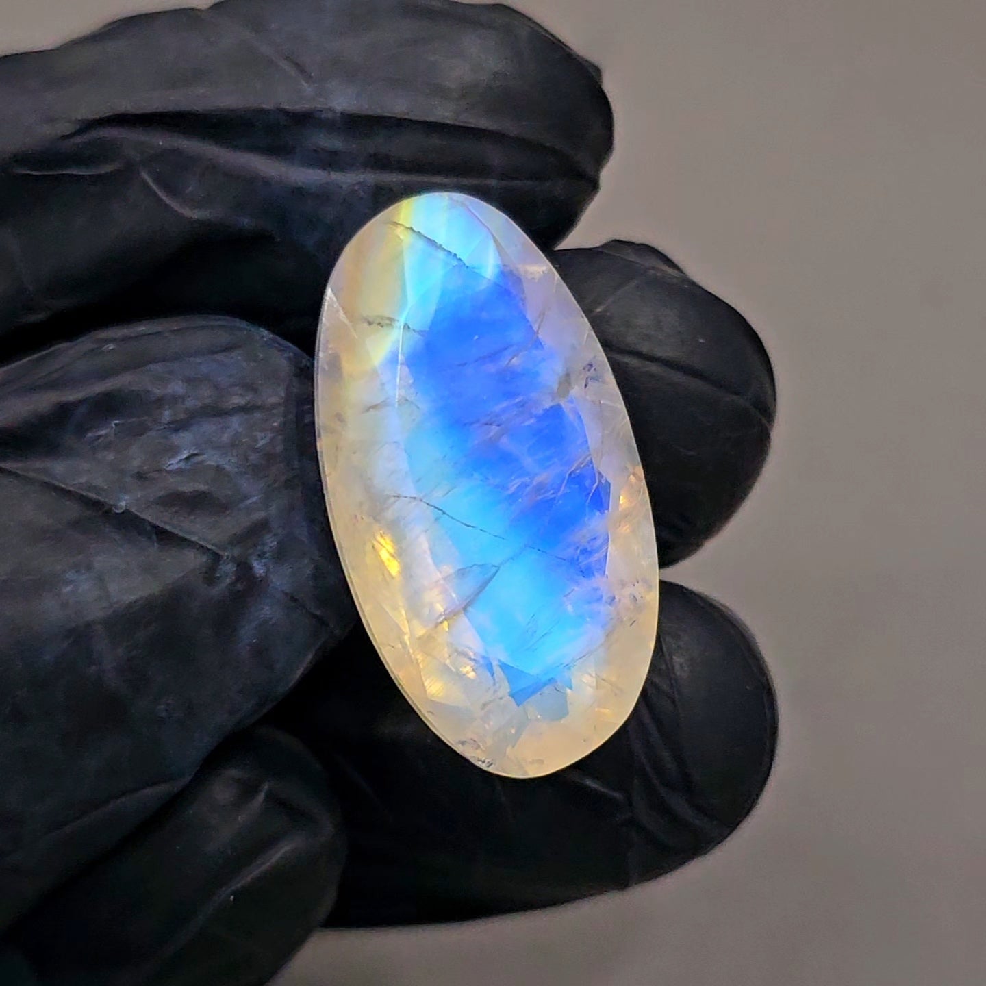 Natural Rainbow Moonstone from India Faceted | Oval | 21x22mm - The LabradoriteKing