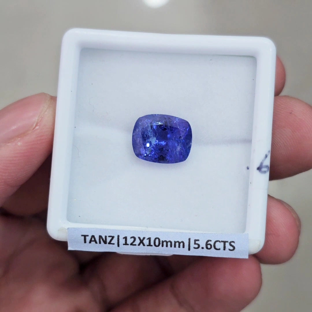 1 Pcs Of Natural Tanzanite Faceted Gemstone | Baguette | Size: 12x10mm - The LabradoriteKing