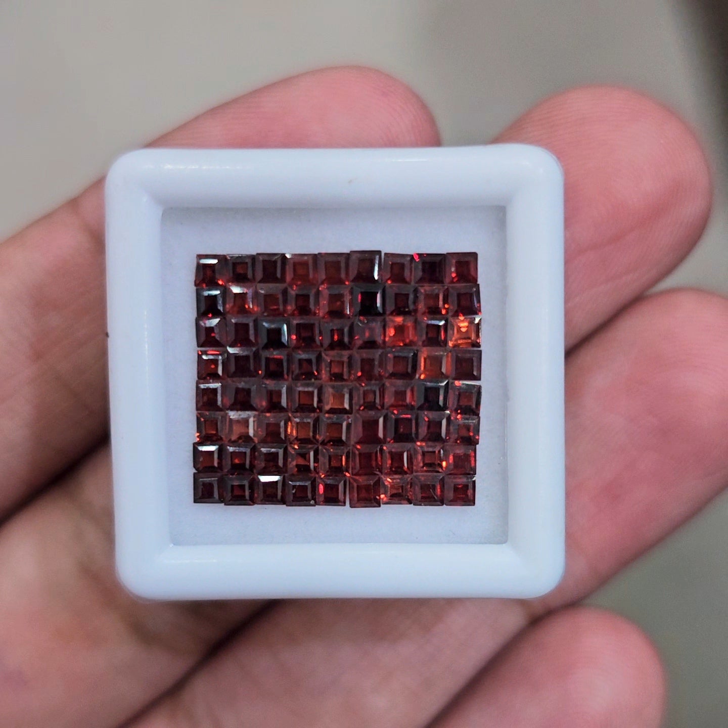 4.1cts Of Natural Mozambique Garnet Faceted | Square | Size:2mm | 72pcs