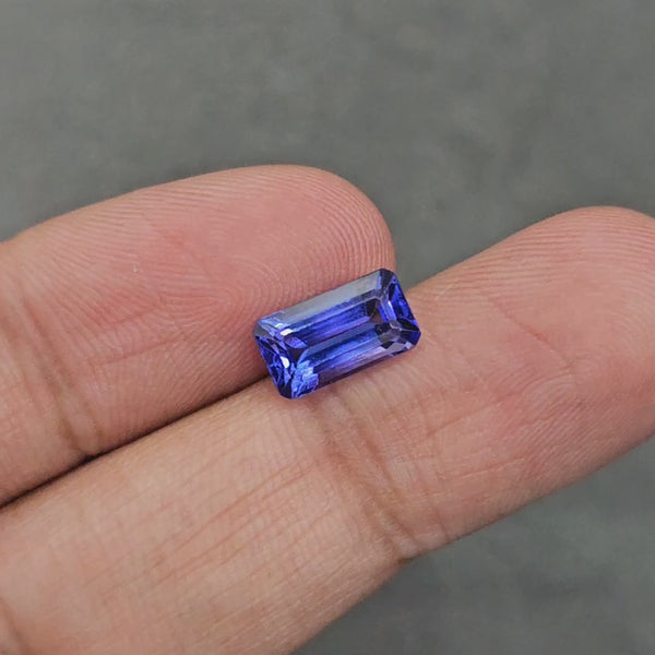 2.6Cts Certified Natural Tanzanite AAA+ Top Quality | Shape: Rectangle| Size: 10.3x5.8mm