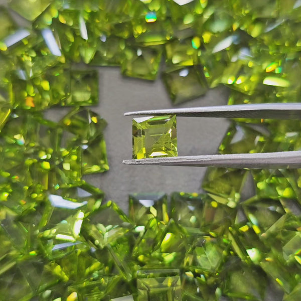 5 Pieces of Sqaure Cut Peridot | 7mm