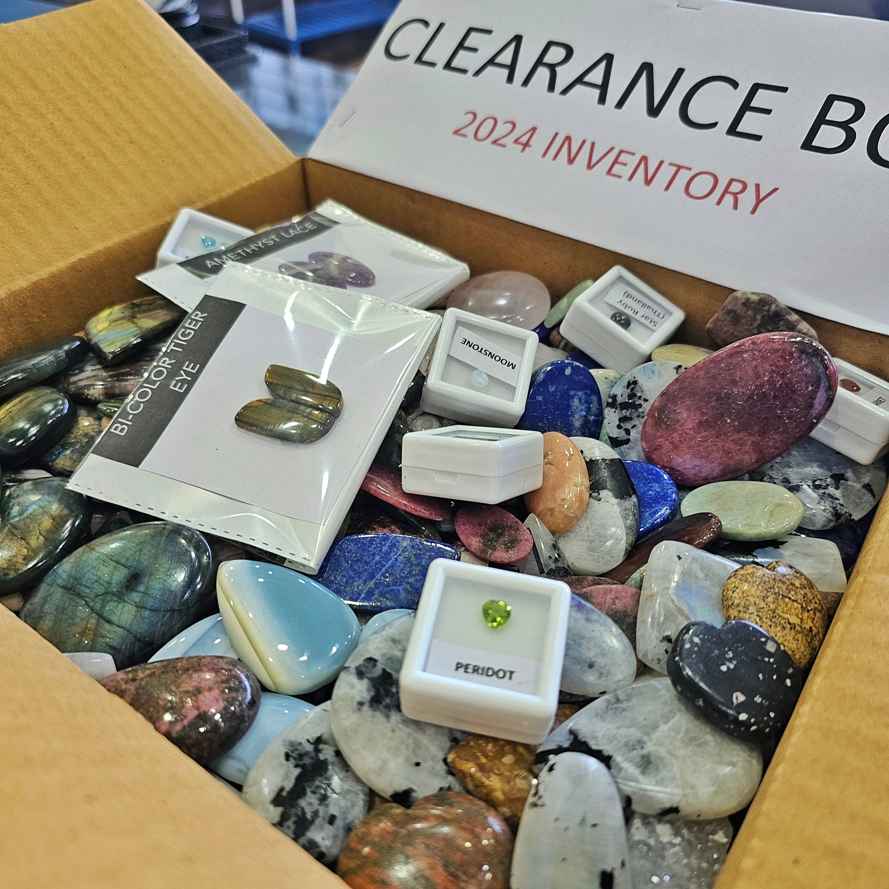 1 KG Clearance box of last year 2024| 15mm to 50mm | 100 Pcs+ Stones - The LabradoriteKing