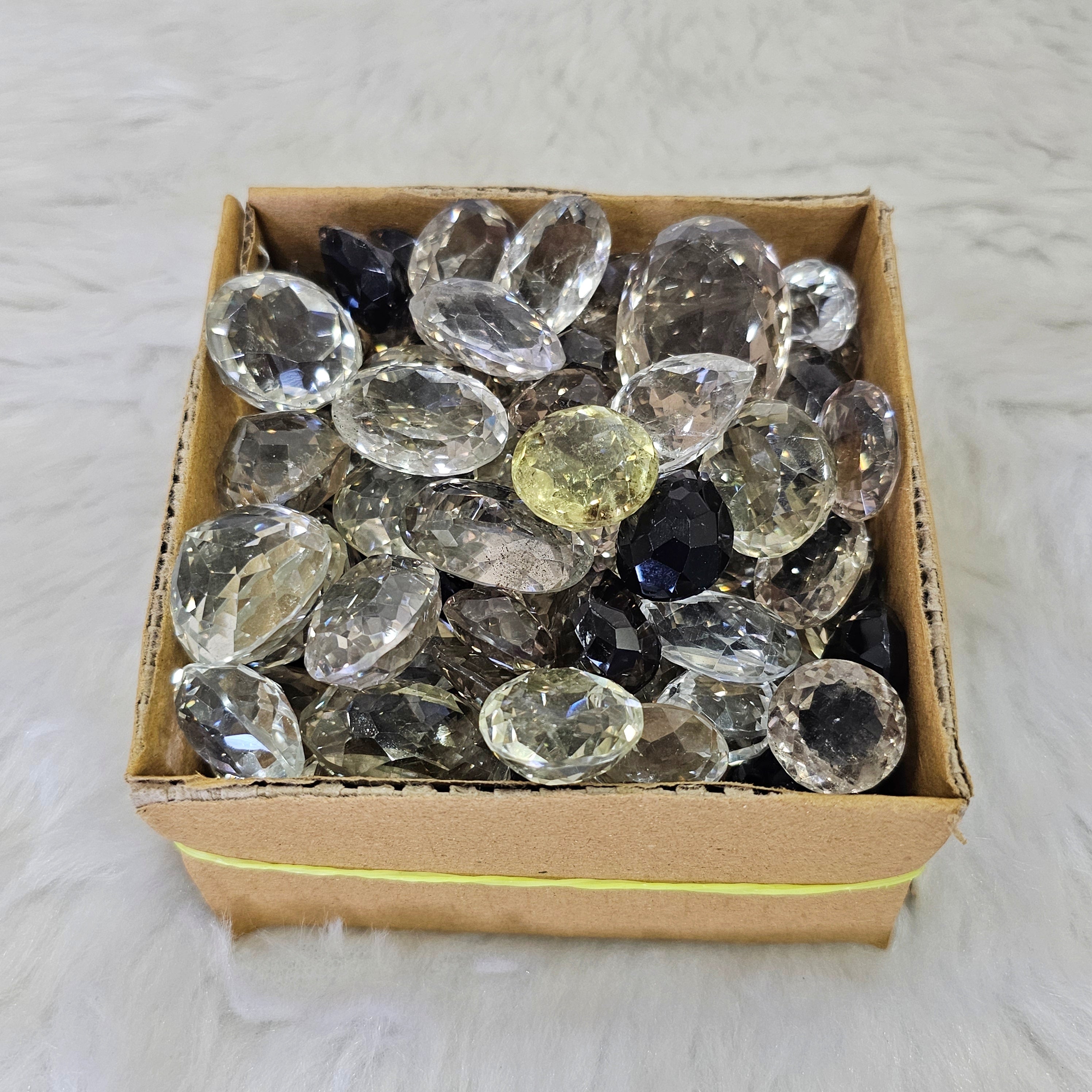 1000 Carats of Brazilian Faceted Quartz | 20-25 Pcs | 18 -30mm - The LabradoriteKing