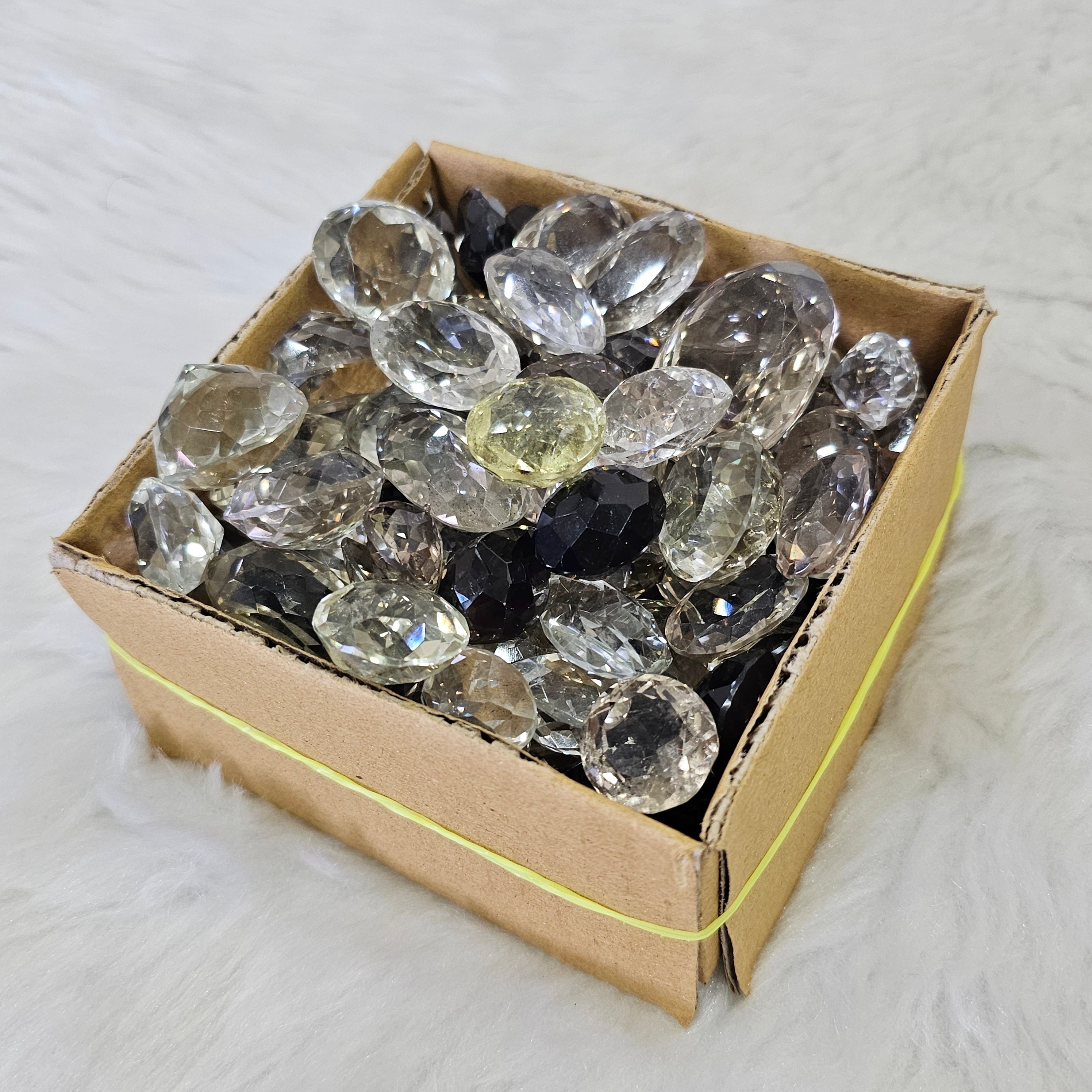 1000 Carats of Brazilian Faceted Quartz | 20-25 Pcs | 18 -30mm - The LabradoriteKing