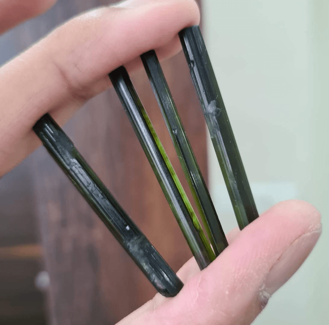 10 Pcs Tourmalines Long Crystal | 20-30mm Size - The LabradoriteKing