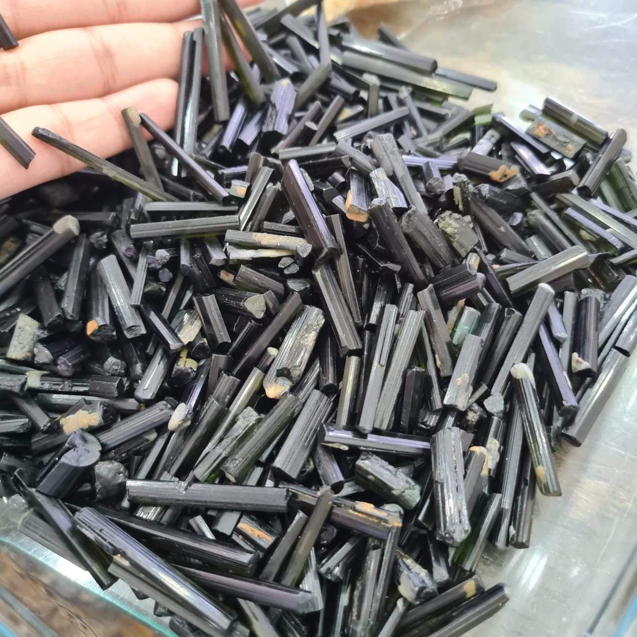 10 Pcs Tourmalines Long Crystal | 20-30mm Size - The LabradoriteKing