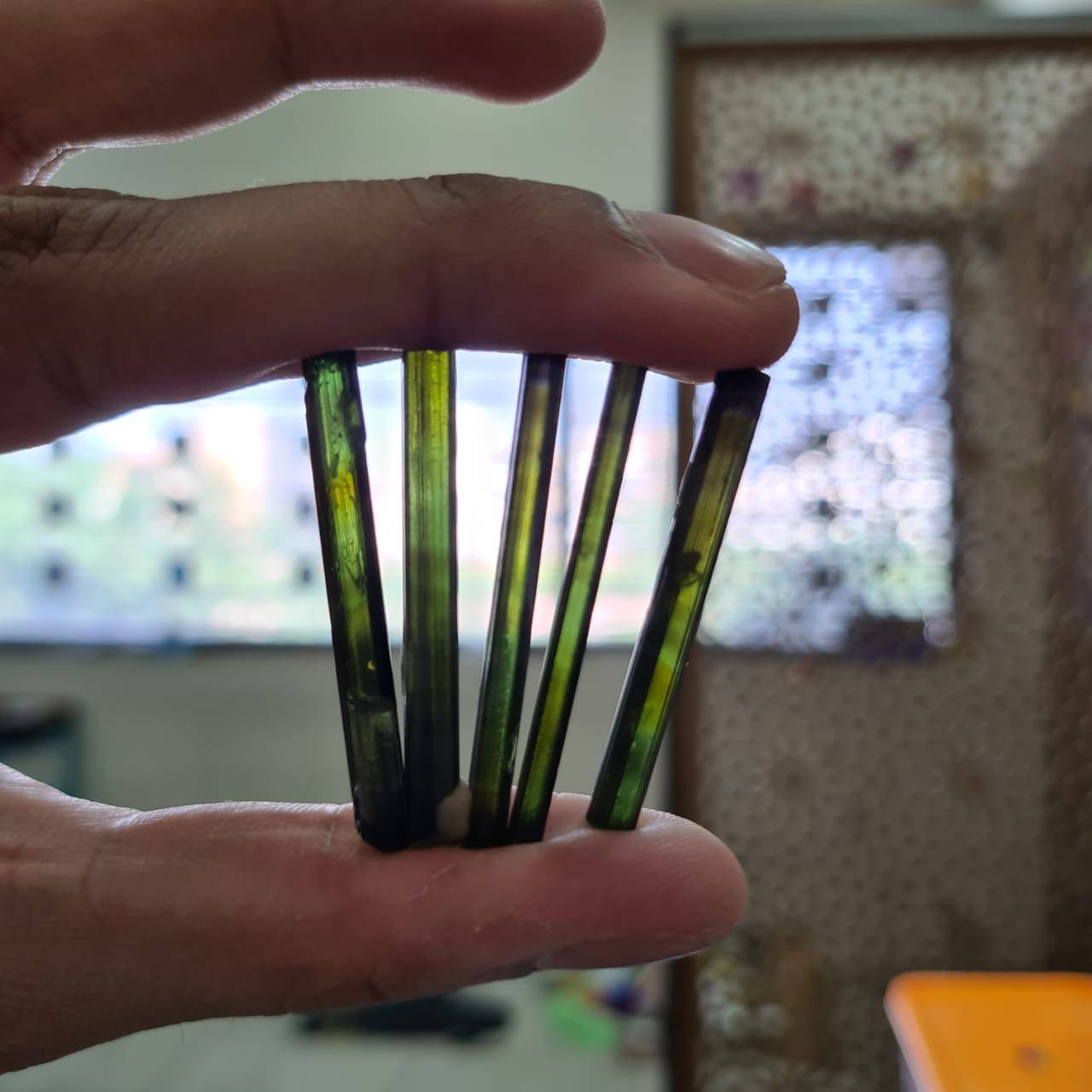 10 Pcs Tourmalines Long Crystal | 20-30mm Size - The LabradoriteKing