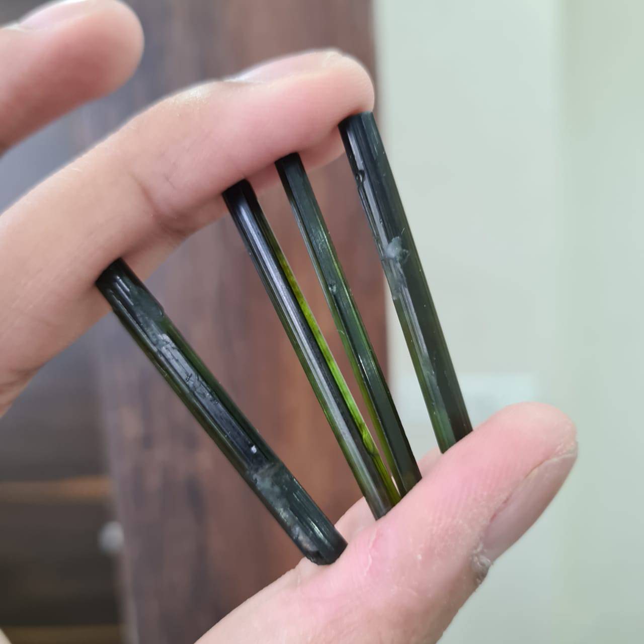 10 Pcs Tourmalines Long Crystal | 20-30mm Size - The LabradoriteKing