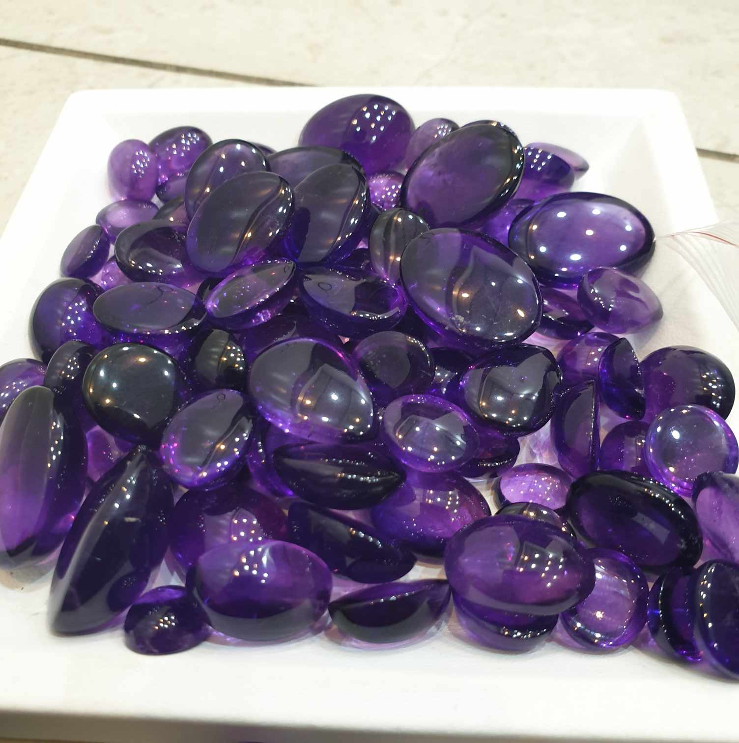 20 Pcs of Amethyst Cabochon AAA Top Quality 10-18mm Size - The LabradoriteKing
