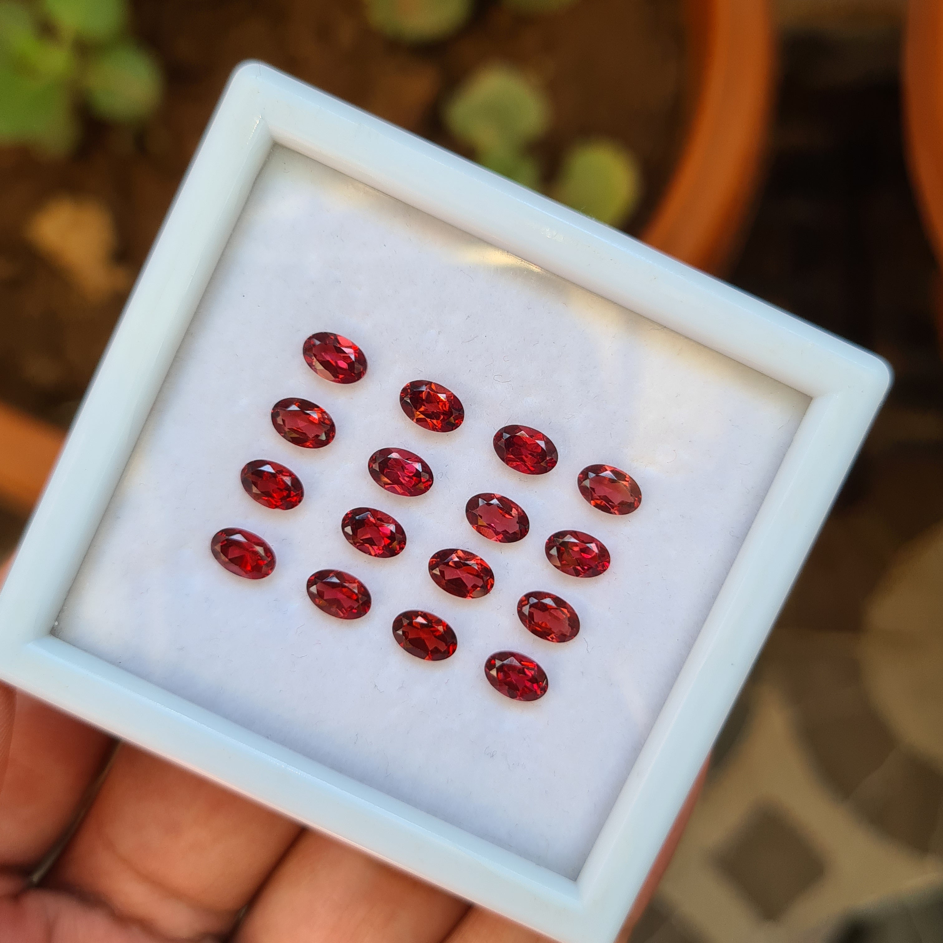 Natural Garnet Mozamique Faceted Gemstone | Size 6-7mm - The LabradoriteKing