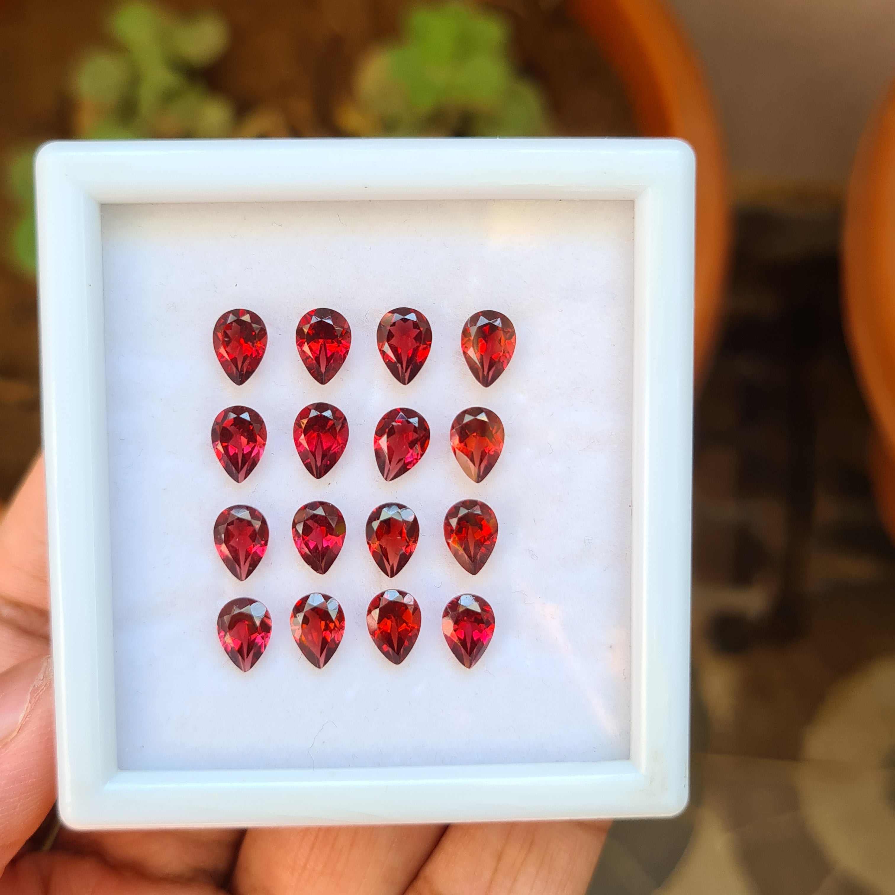 Natural Garnet Mozamique Faceted Gemstone | Size 6-7mm - The LabradoriteKing