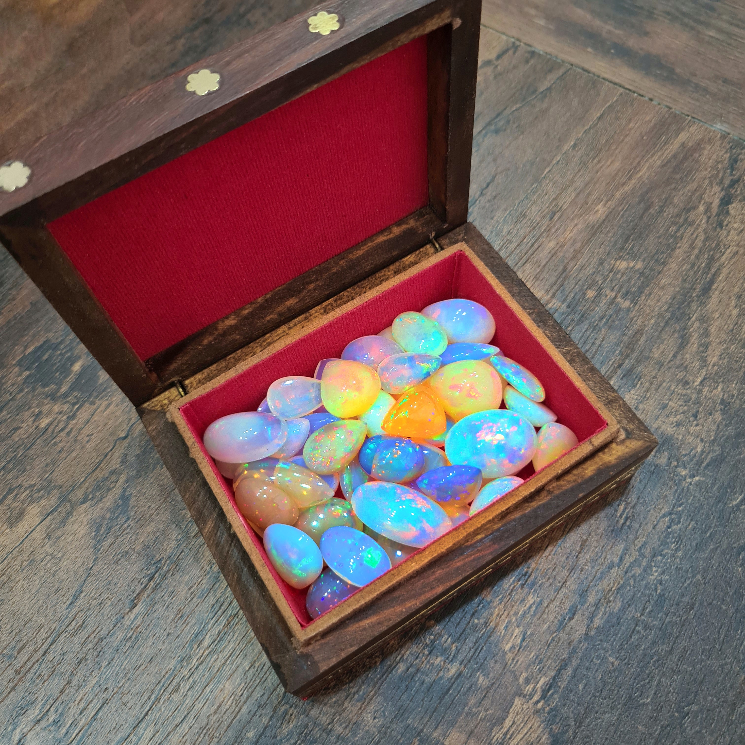 Wooden Box to store Opals | Opal Care - The LabradoriteKing