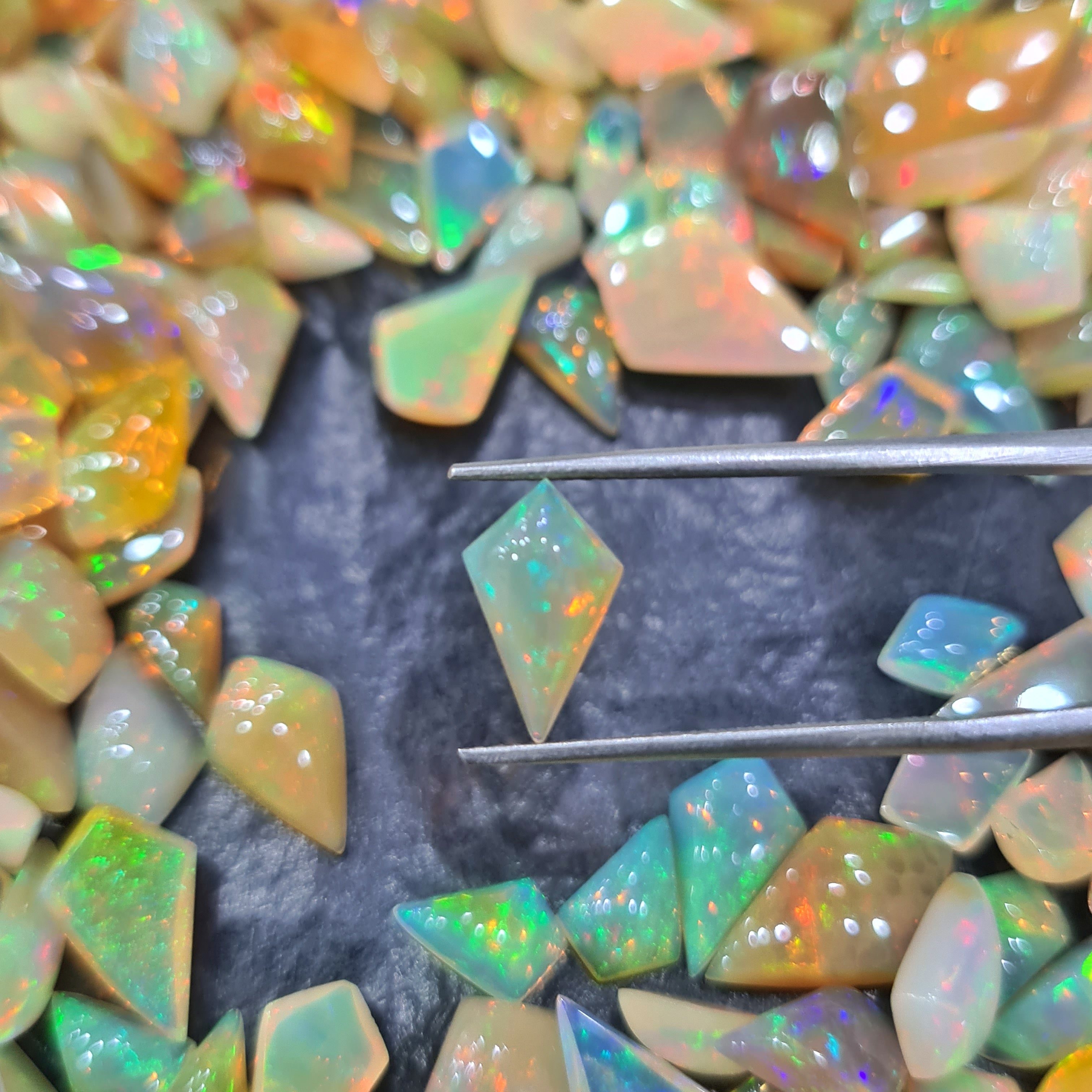 5 Pcs of Natural Kite Ethiopian Opal Cabochon 9-10mm - The LabradoriteKing