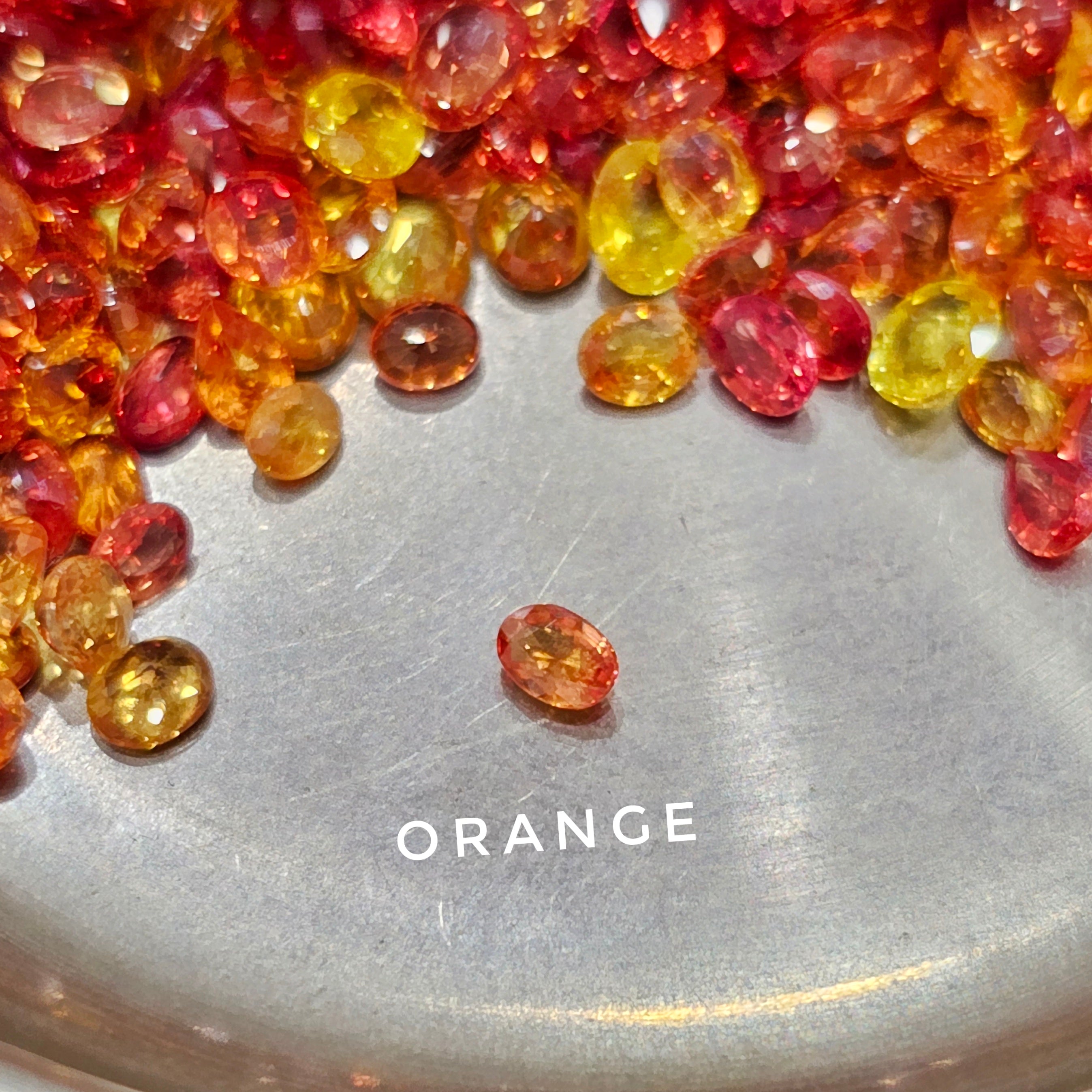 5 Carats of Fire colour Sapphires | 25 Pcs 4-5mm - The LabradoriteKing