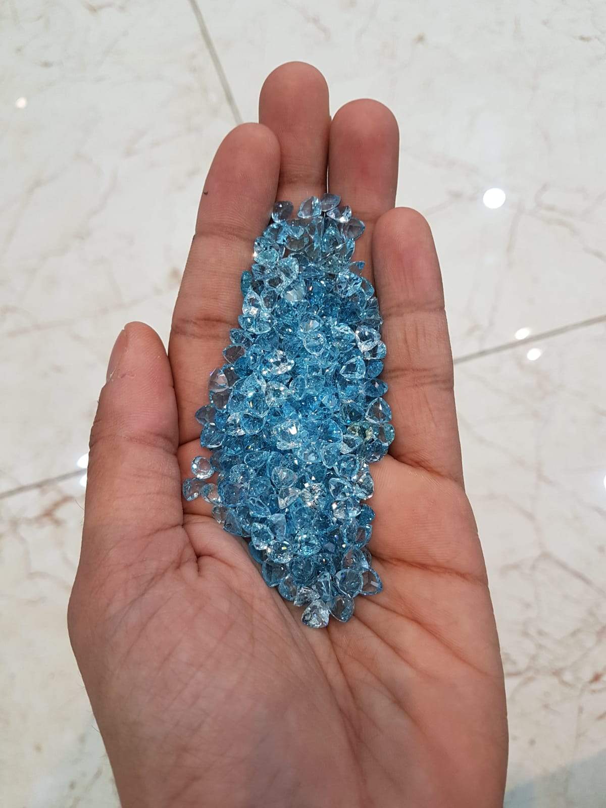 30  Pcs Natural Blue Topaz Trillion 4mm Lot Flawless - The LabradoriteKing