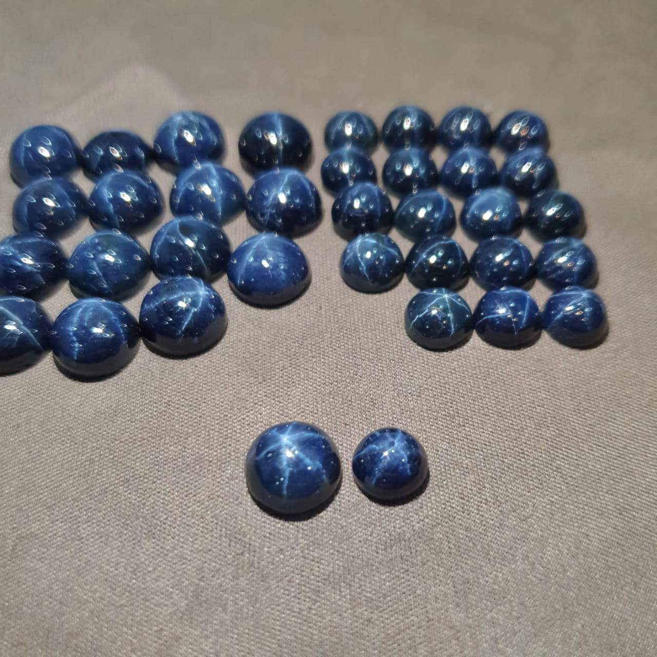4 Pc Natural Sapphire Stars Rounds | 7mm and 9mm Cabochons - The LabradoriteKing
