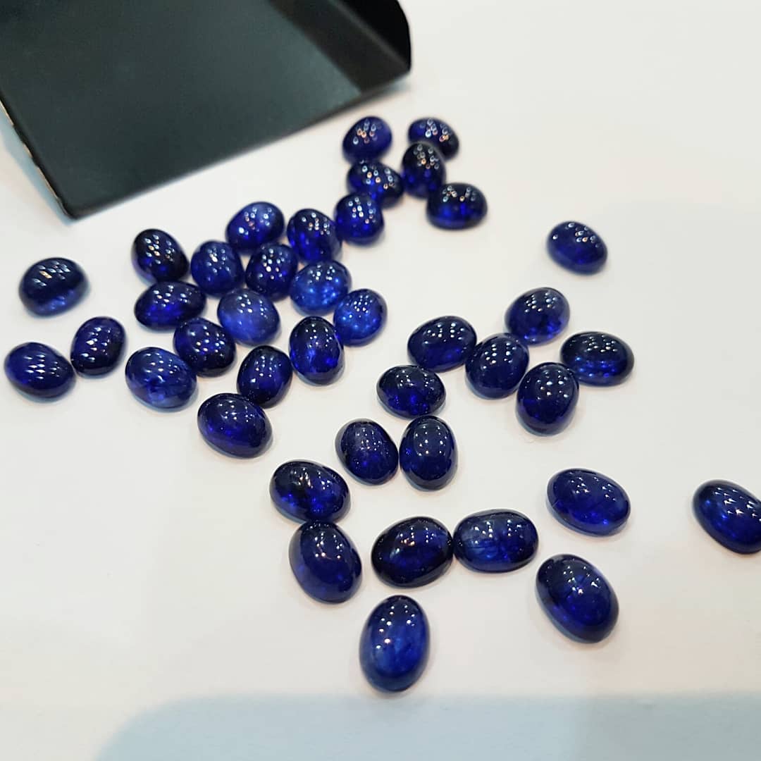 4 Pcs Natural Sapphire Cabocbons 8x6mm  | Calibrated Ovals - The LabradoriteKing