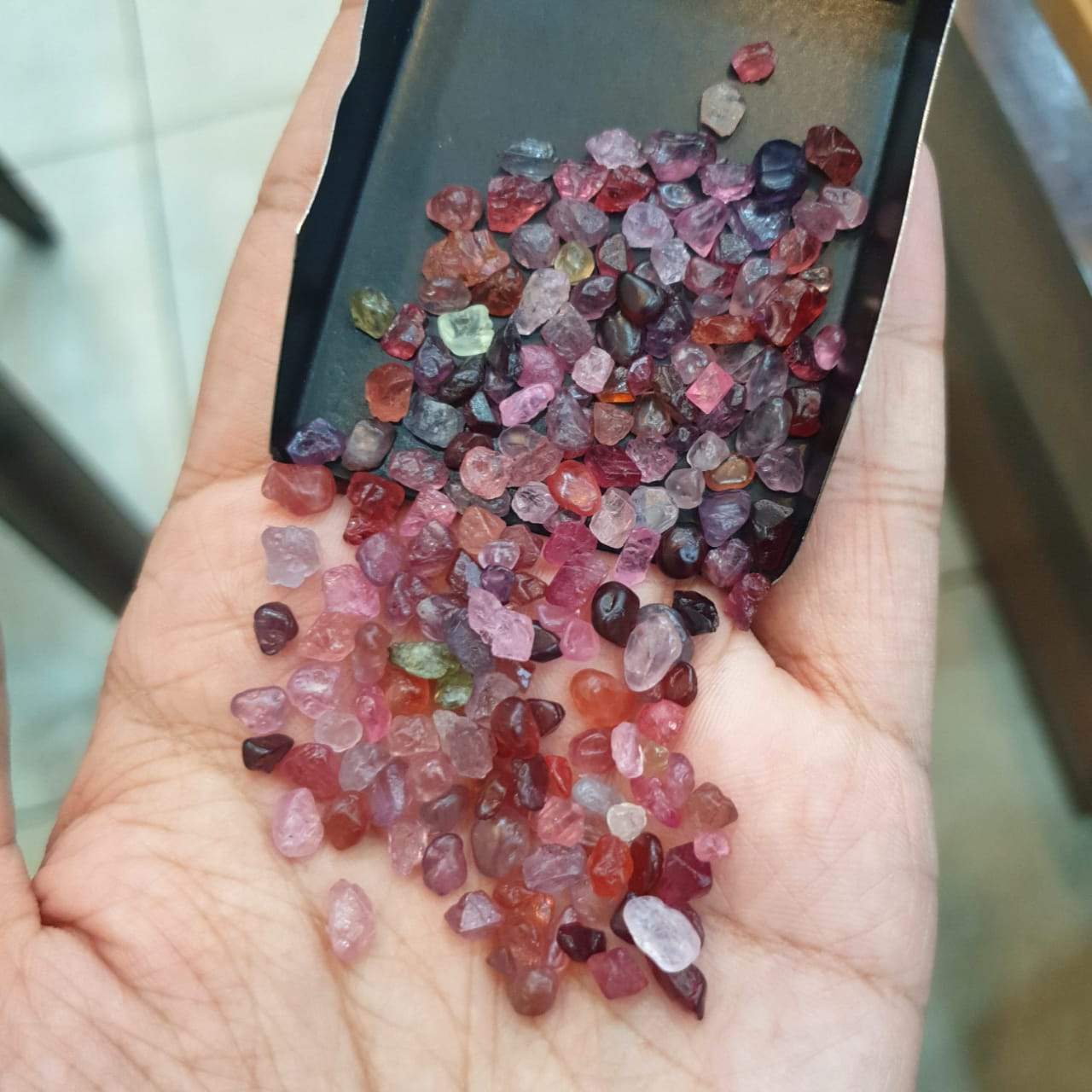 50 Pcs Natural Spinel Roughs |Untreated 5-8mm | Translucent Grade A - The LabradoriteKing