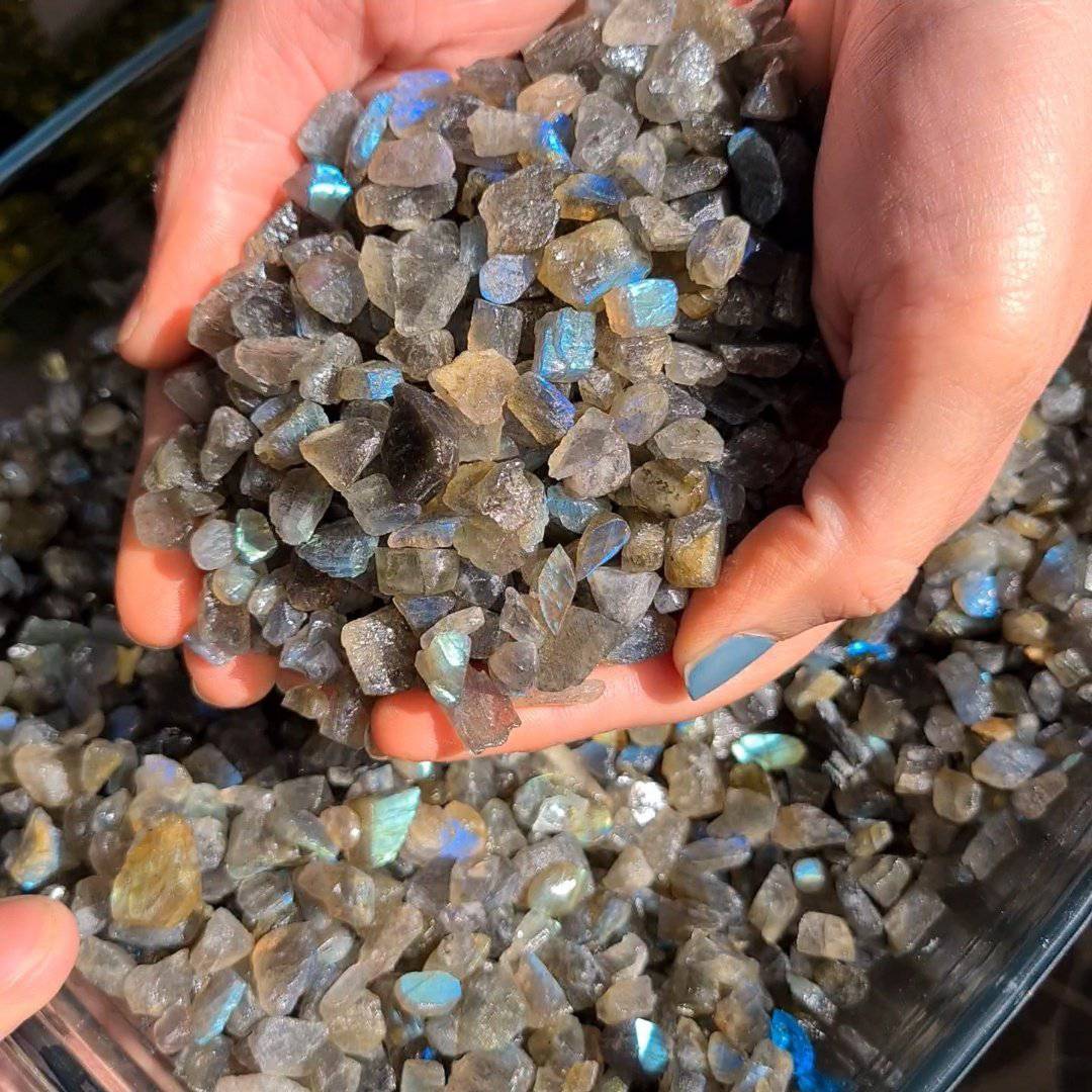 60pcs Labradorite Rough Raw unshape | 8-15mm Sizes - The LabradoriteKing