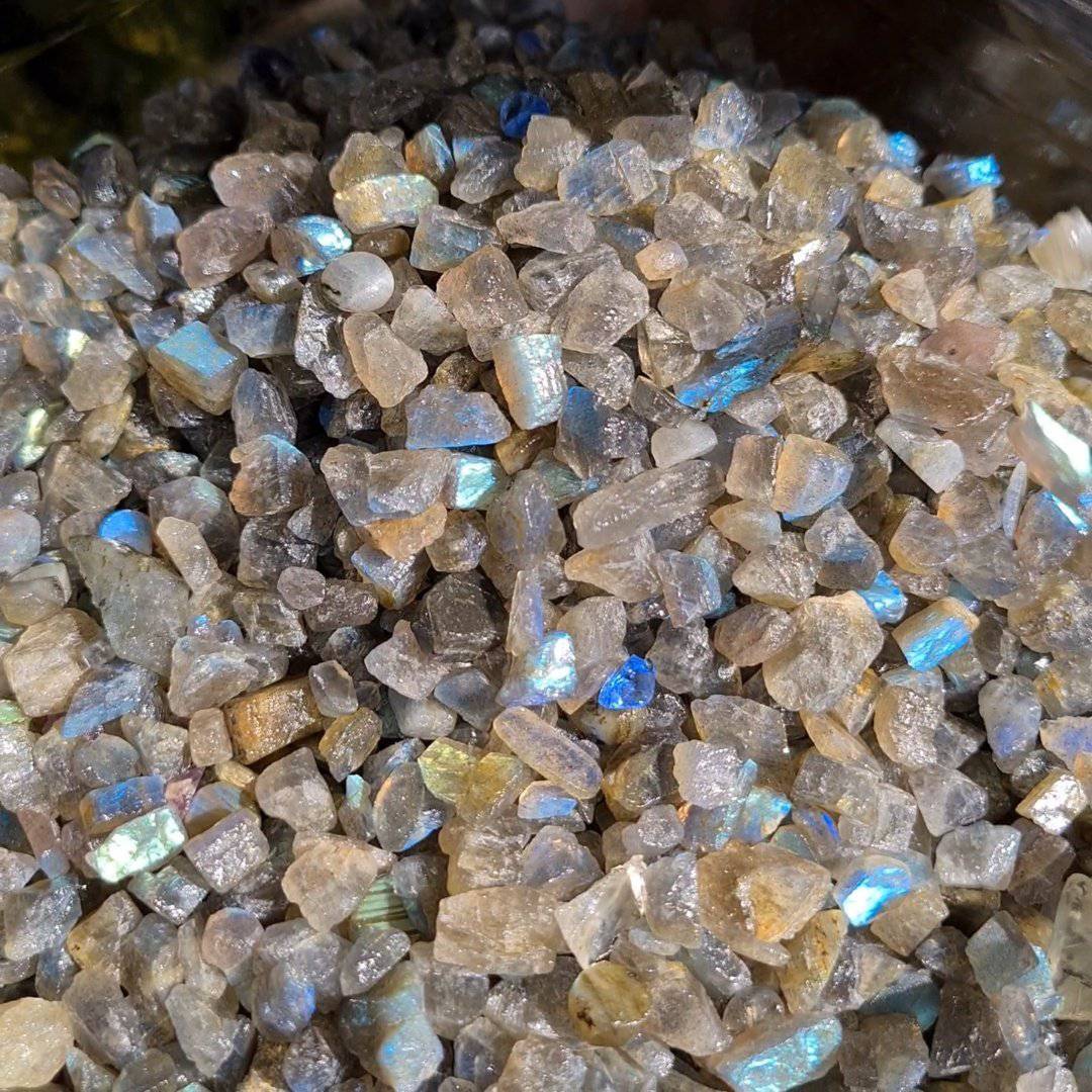 60pcs Labradorite Rough Raw unshape | 8-15mm Sizes - The LabradoriteKing