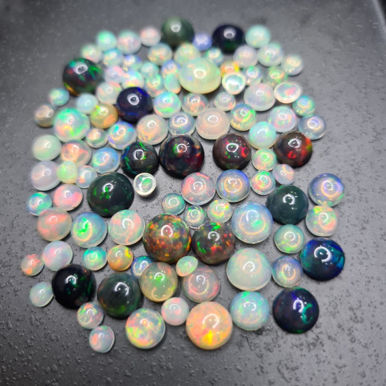 50 Pcs of Mix Opals Round: Black, Clear and Yellow | 4-6mm - The LabradoriteKing