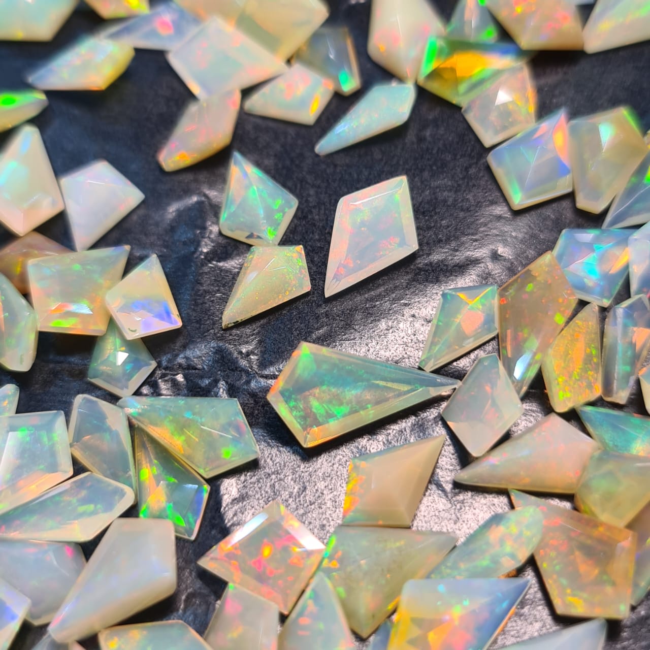 5 Pcs of Kite Cut Fancy Natural Ethiopian Opal | 10-15mm - The LabradoriteKing