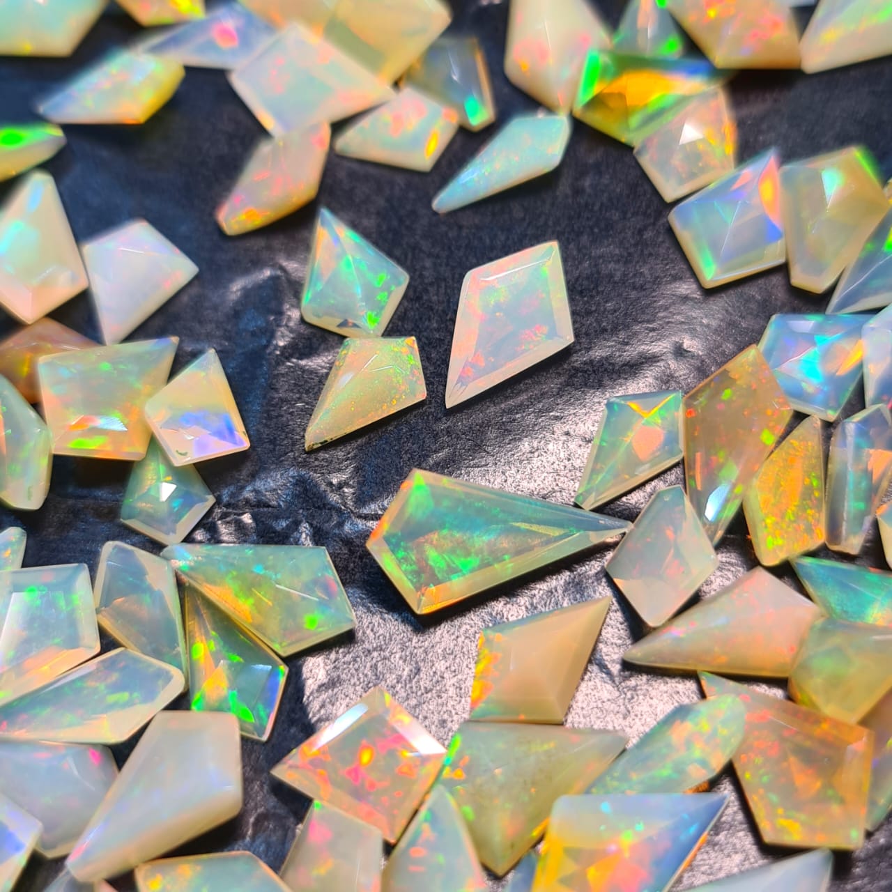 5 Pcs of Kite Cut Fancy Natural Ethiopian Opal | 10-15mm - The LabradoriteKing