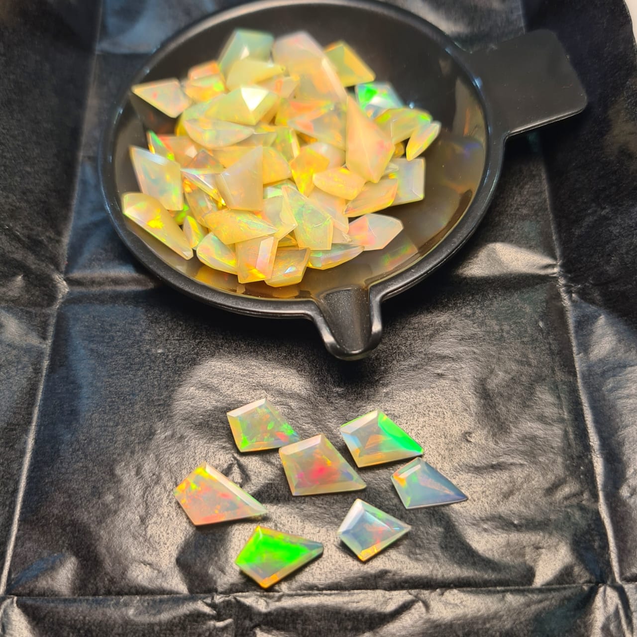 5 Pcs of Kite Cut Fancy Natural Ethiopian Opal | 10-15mm - The LabradoriteKing